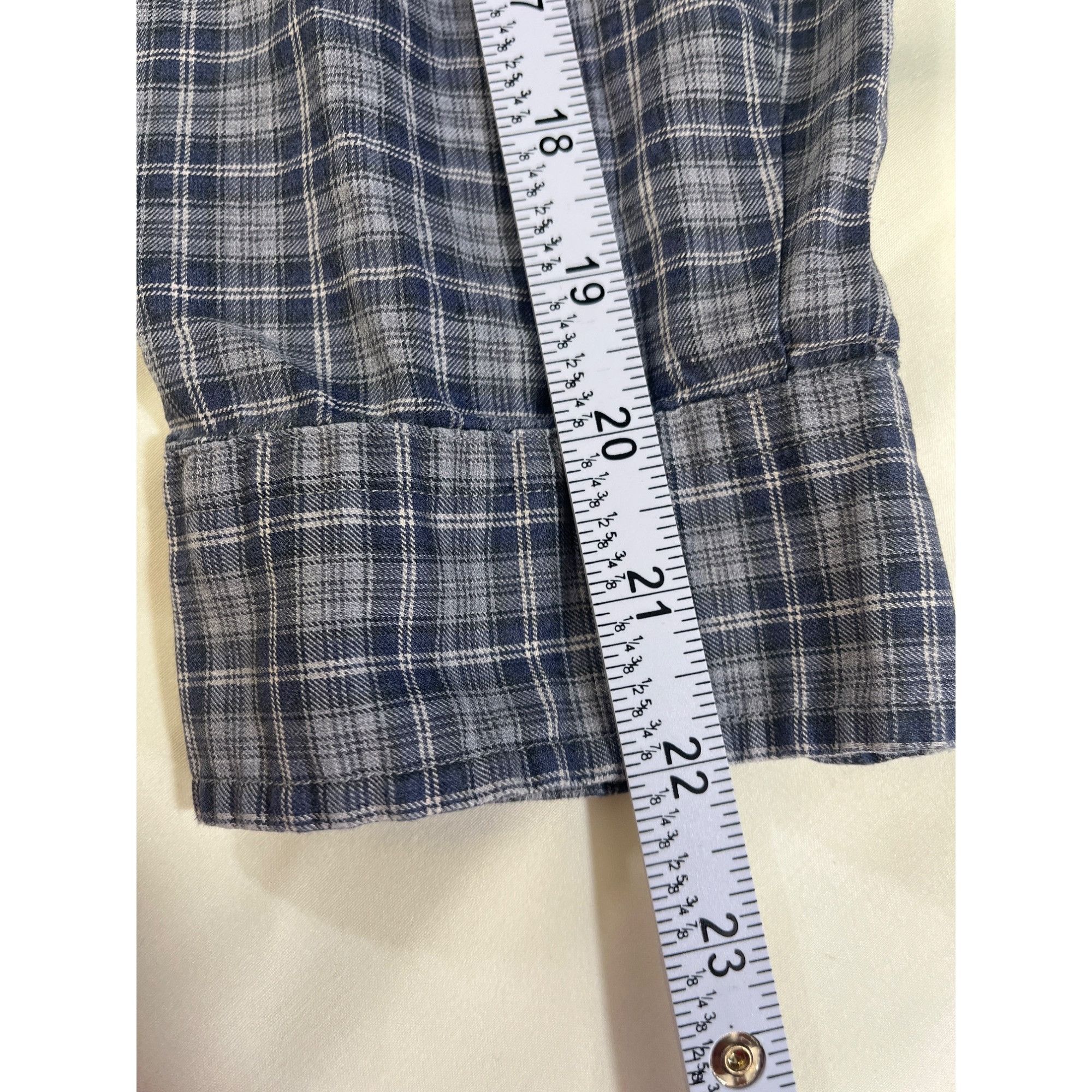 Ralph Lauren Ralph Lauren Mens Button Up Dress shirt Size Xl SKU 7000 Size US XL / EU 56 / 4 - 9 Thumbnail