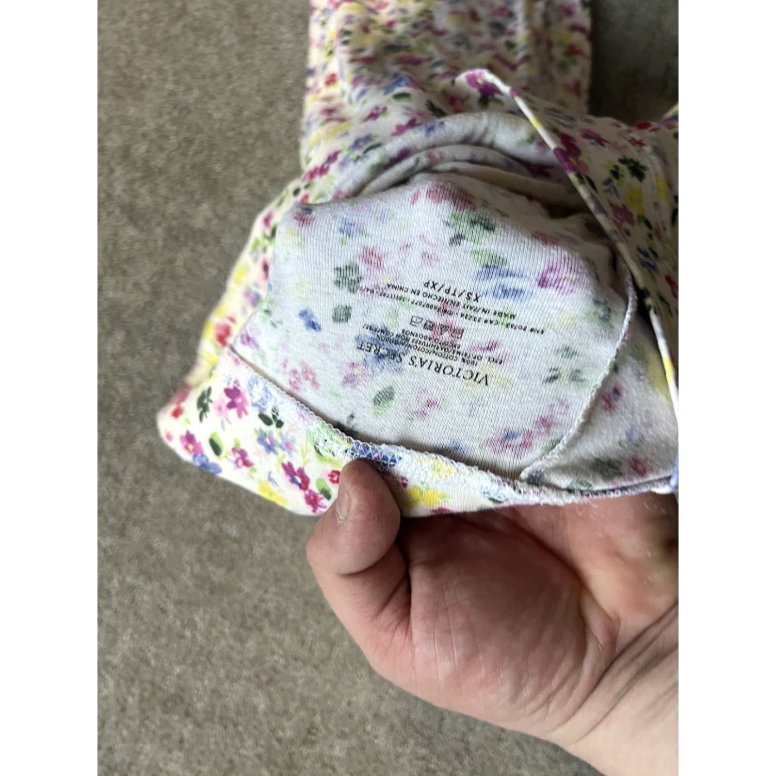 Vintage VINTAGE Gap Fit Womens Leggings XS Crop Multi Floral Elastic Hip Fashion Yoga Capri Size 32" / US 10 / IT 46 - 5 Thumbnail