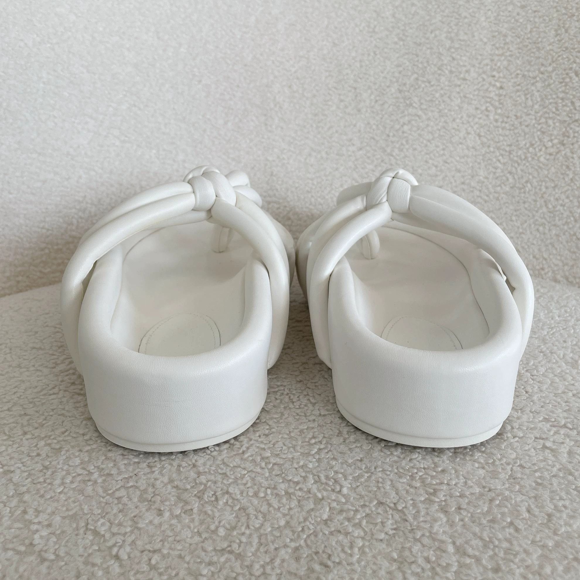 Maison Margiela MM6 Maison Margiela White Lambskin Flip Flops 39 Size US 9 / IT 39 - 5 Thumbnail