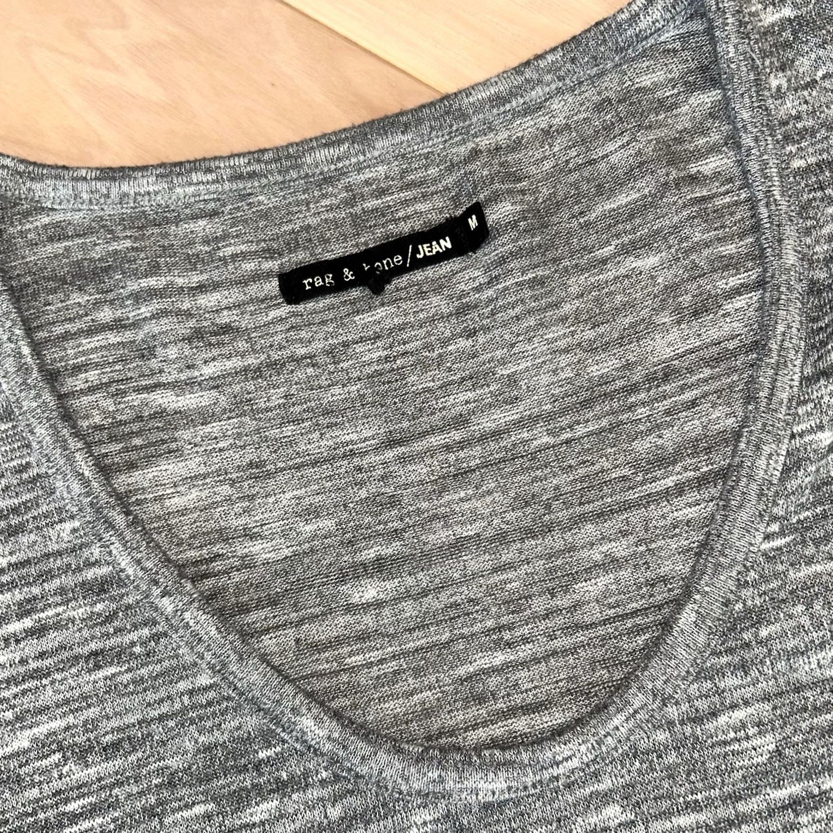 Rag & Bone Rag & Bone / Jeans Pocket Tee Gray Short Sleeve Women’s M Shirt Womens Medium Gray Solid Logo Urban Fashion City Designer Size 32" / US 10 / IT 46 - 3 Thumbnail