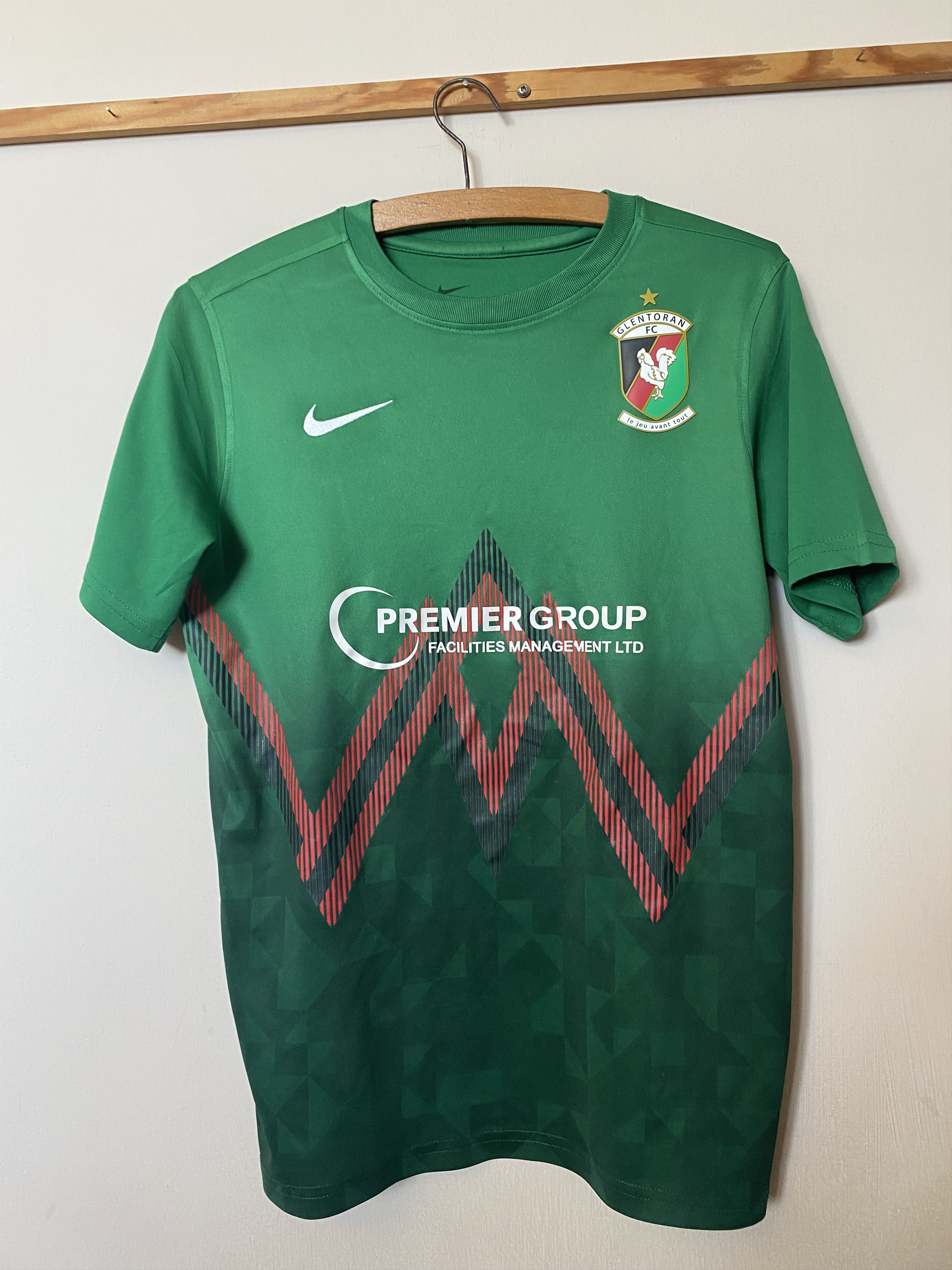Nike Ireland - GLENTORAN F.C. No. 6 - Nike - S - UNIqUE Size US S / EU 44-46 / 1 - 2 Thumbnail
