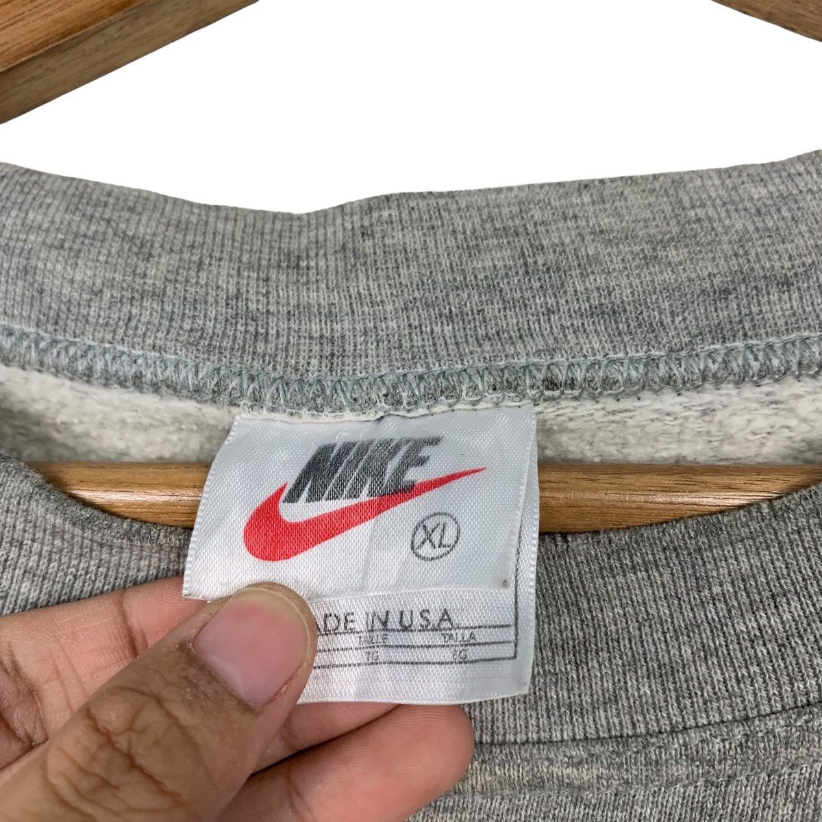 Nike 90's NIKE Center Big Swoosh Logo Sweatshirts #2268-C100 Size US XL / EU 56 / 4 - 11 Thumbnail