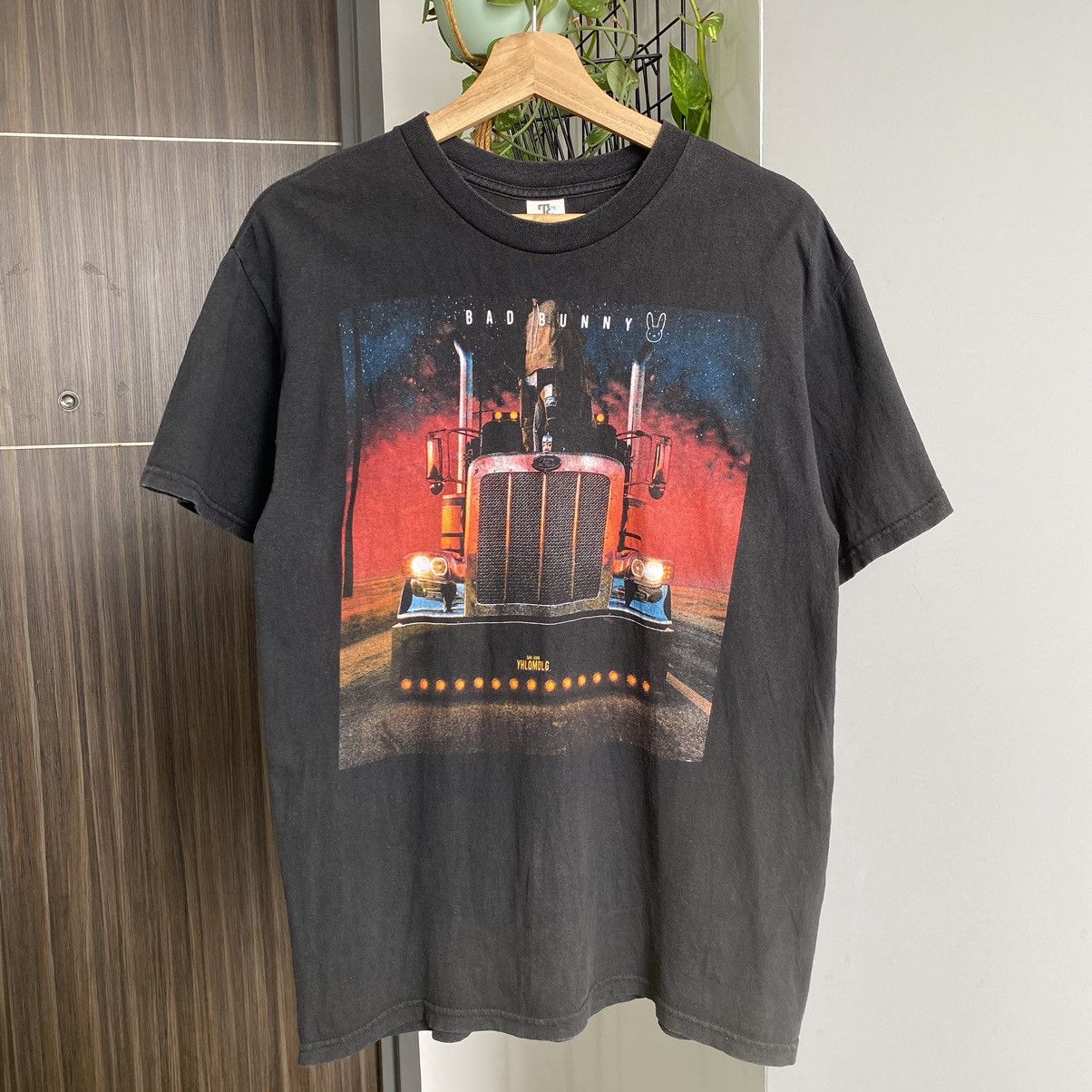 Rap Tees Thrashed Faded Bad Bunny Rapper ERD GRUNGE T-SHIRT Size US M / EU 48-50 / 2 - 1 Thumbnail