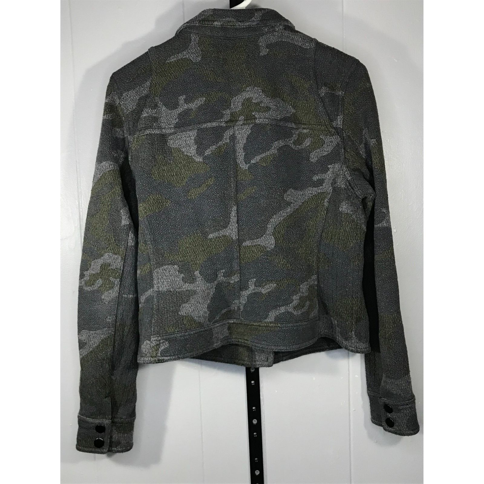 Anthropologie Anthropologie Marrakech Faux Suede Fleece Green Camo Cropped Size L / US 10 / IT 46 - 2 Thumbnail