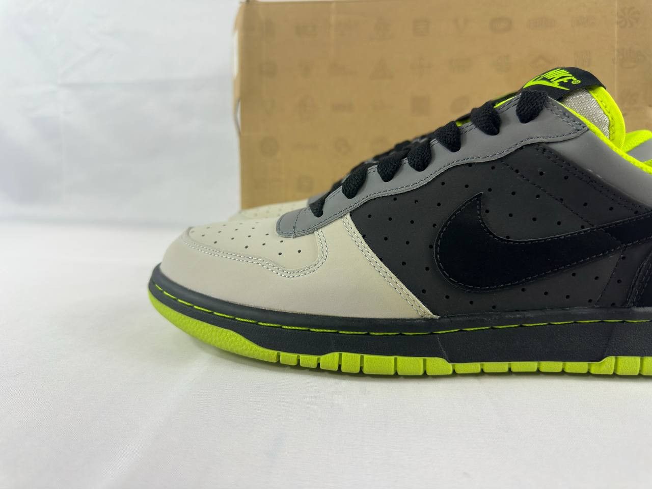 Nike Nike Big Nike 1 LE 2009 Grey Volt 366725-001 Size US 9 / EU 42 - 8 Thumbnail