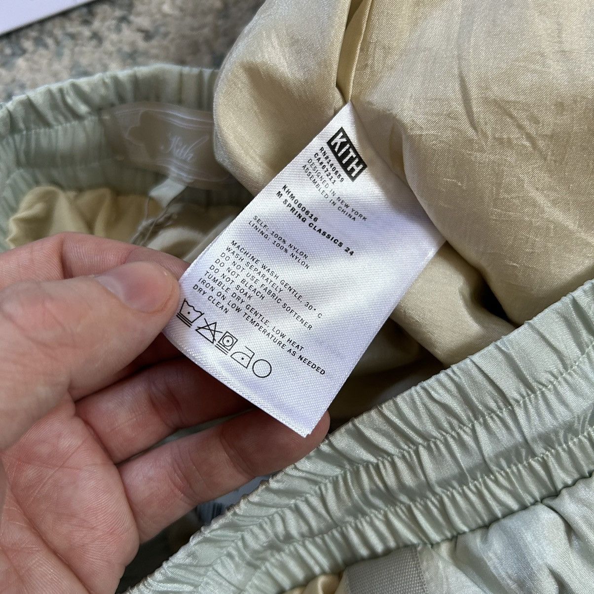 Kith × Ronnie Fieg 2024 SPRiNG KiTH WASHED NYLON DYLAN SHORTS POWDER Size US 33 - 19 Thumbnail