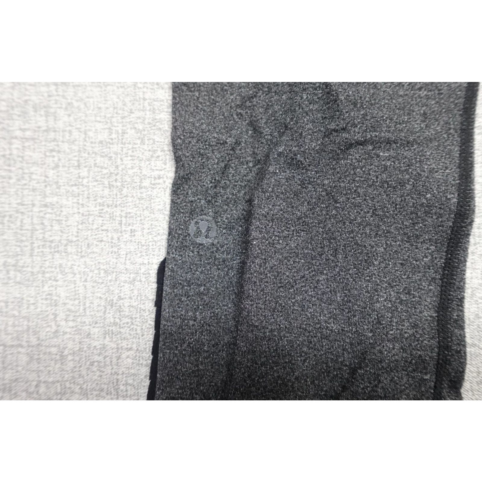 Lululemon Lululemon Capri Leggings Womens 8 Gray Knit Stretch Ankle Slit Yoga Running Cropped Activewear Womens Slim Fit Size 30" / US 8 / IT 44 - 3 Thumbnail