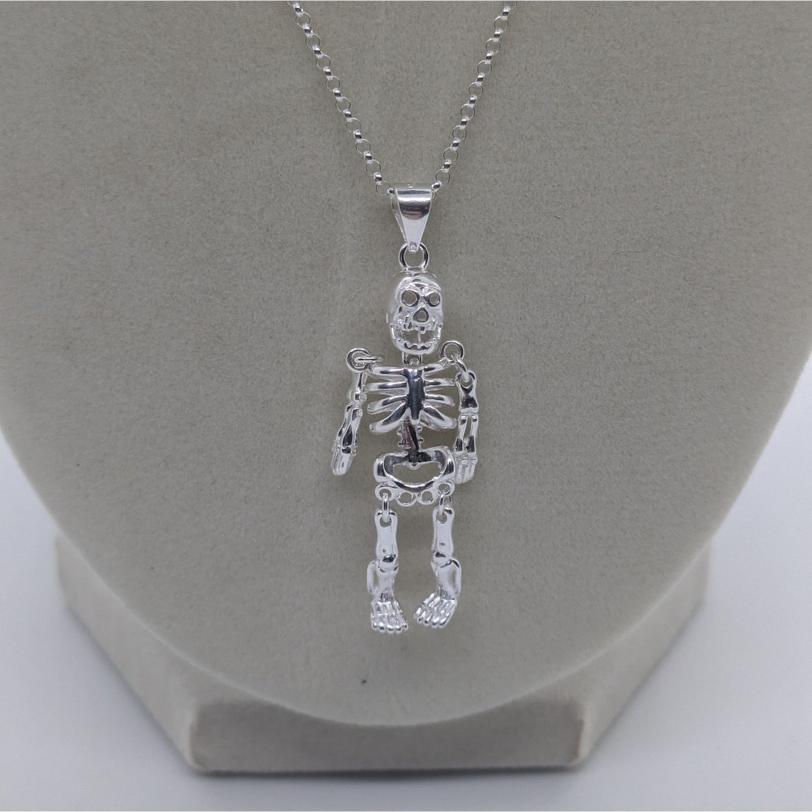 The Unbranded Brand 925 Sterling silver moving Skeleton and Sterling cable Chain Size ONE SIZE - 3 Thumbnail