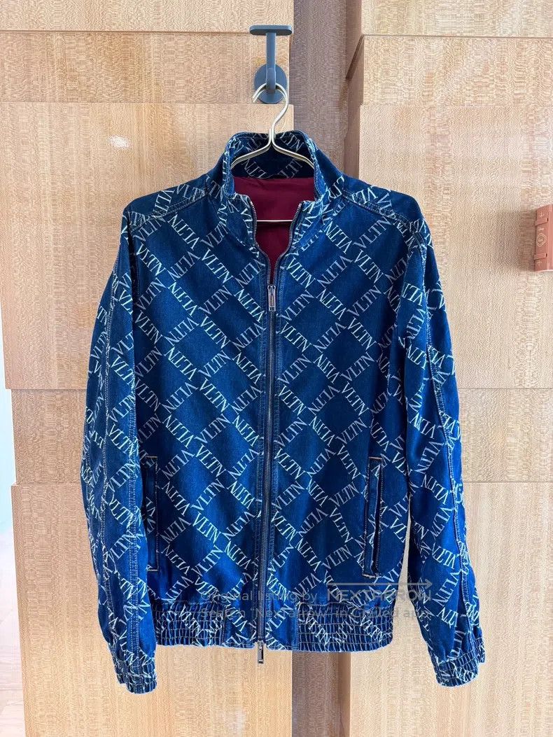 Valentino Valentino Embossed denim jacket Size M / US 6-8 / IT 42-44 - 2 Thumbnail