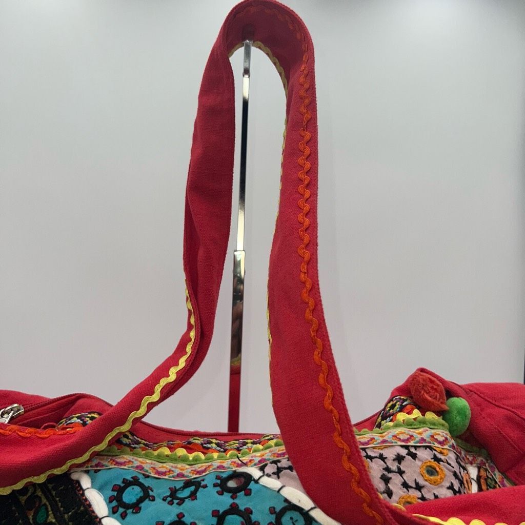 Harve Benard Harve Bernard Vintage Boho Patchwork and Embroidered Hobo Bag Size ONE SIZE - 3 Thumbnail