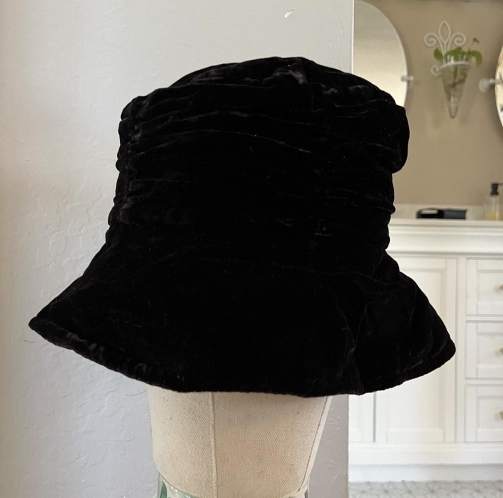 Other ( Y2K) crushed velvet bucket hat Size ONE SIZE - 6 Thumbnail