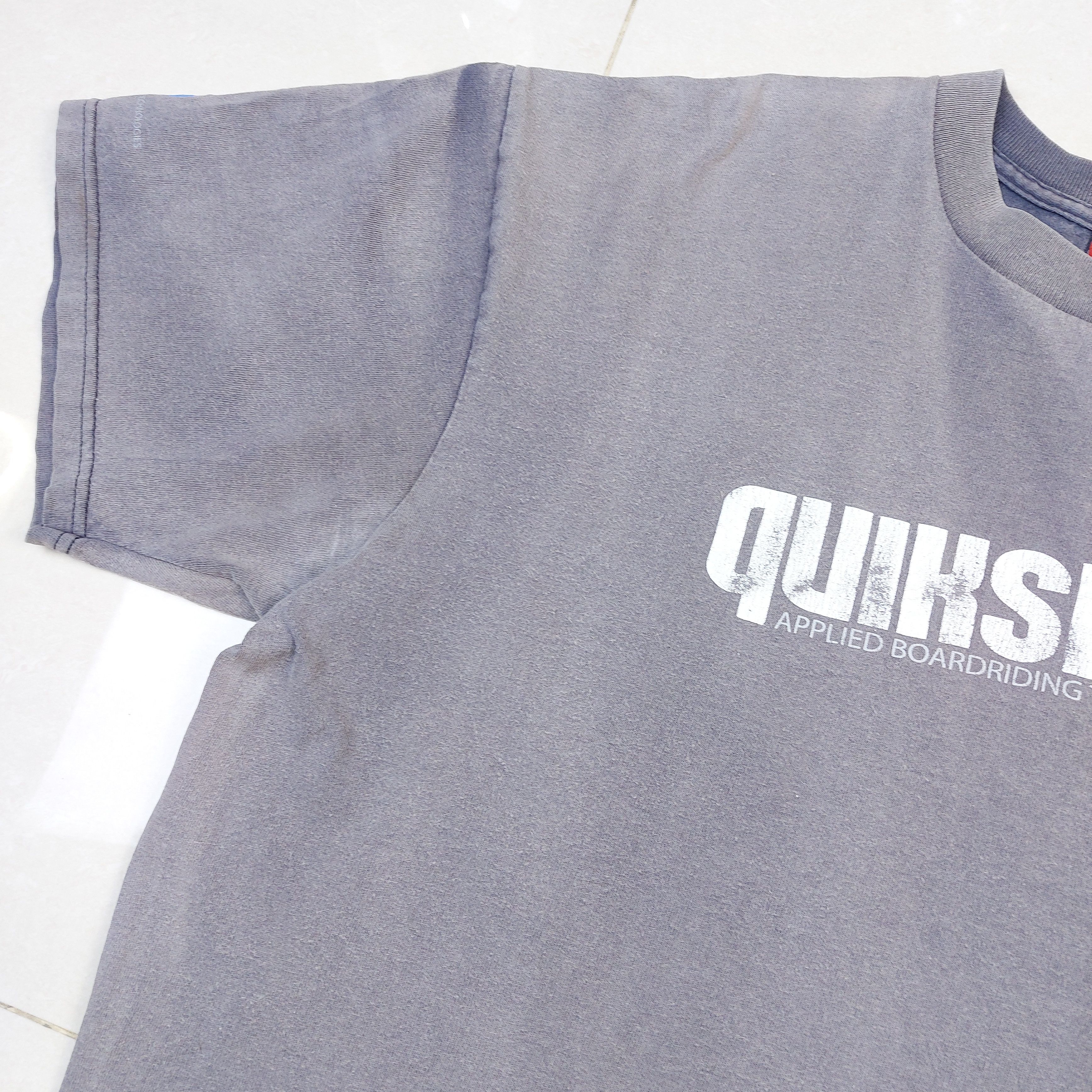 Quiksilver Vintage 90s Quiksilver Surf Skate Gradient Sun Faded TEE Size US XL / EU 56 / 4 - 5 Thumbnail