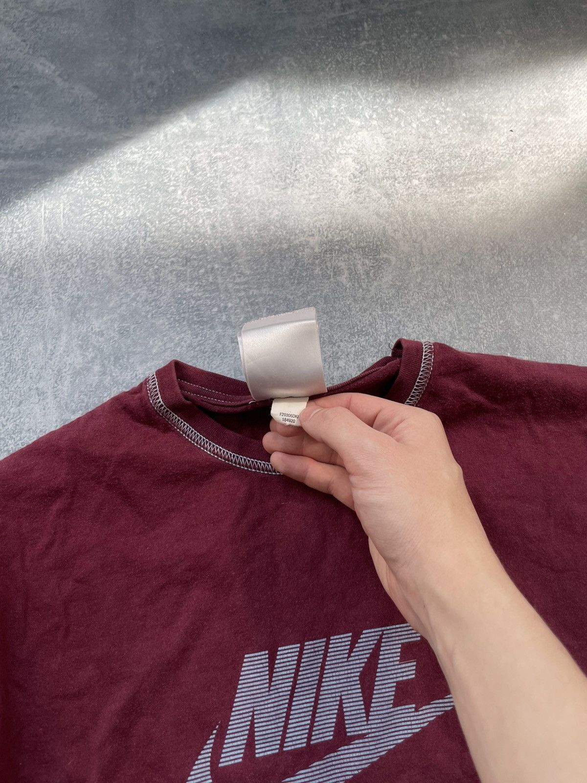 Nike Vintage 00ss Burgundy Nike bog logo tee Size US M / EU 48-50 / 2 - 3 Thumbnail