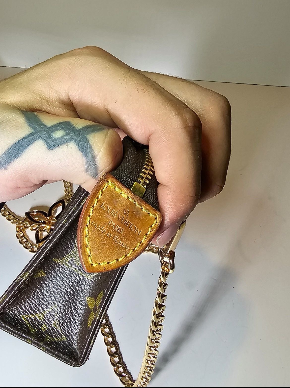 Louis Vuitton Louis vuitton cross body tiny purse. Monogram. With chain Size ONE SIZE - 7 Thumbnail