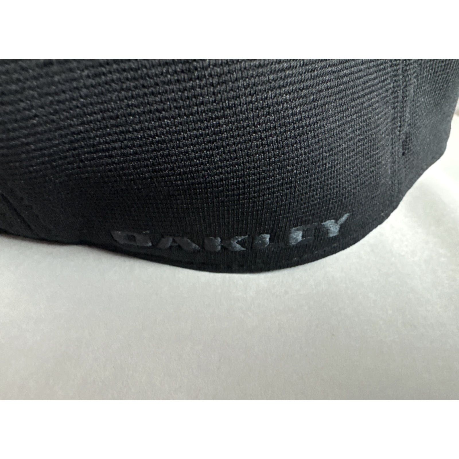 Oakley Oakley Cap Hat Tincan Fitted Flex Fit S/M Classic Low Black US Flag Logo Baseball Cap Men Black S/M Cap Hat Size ONE SIZE - 4 Thumbnail