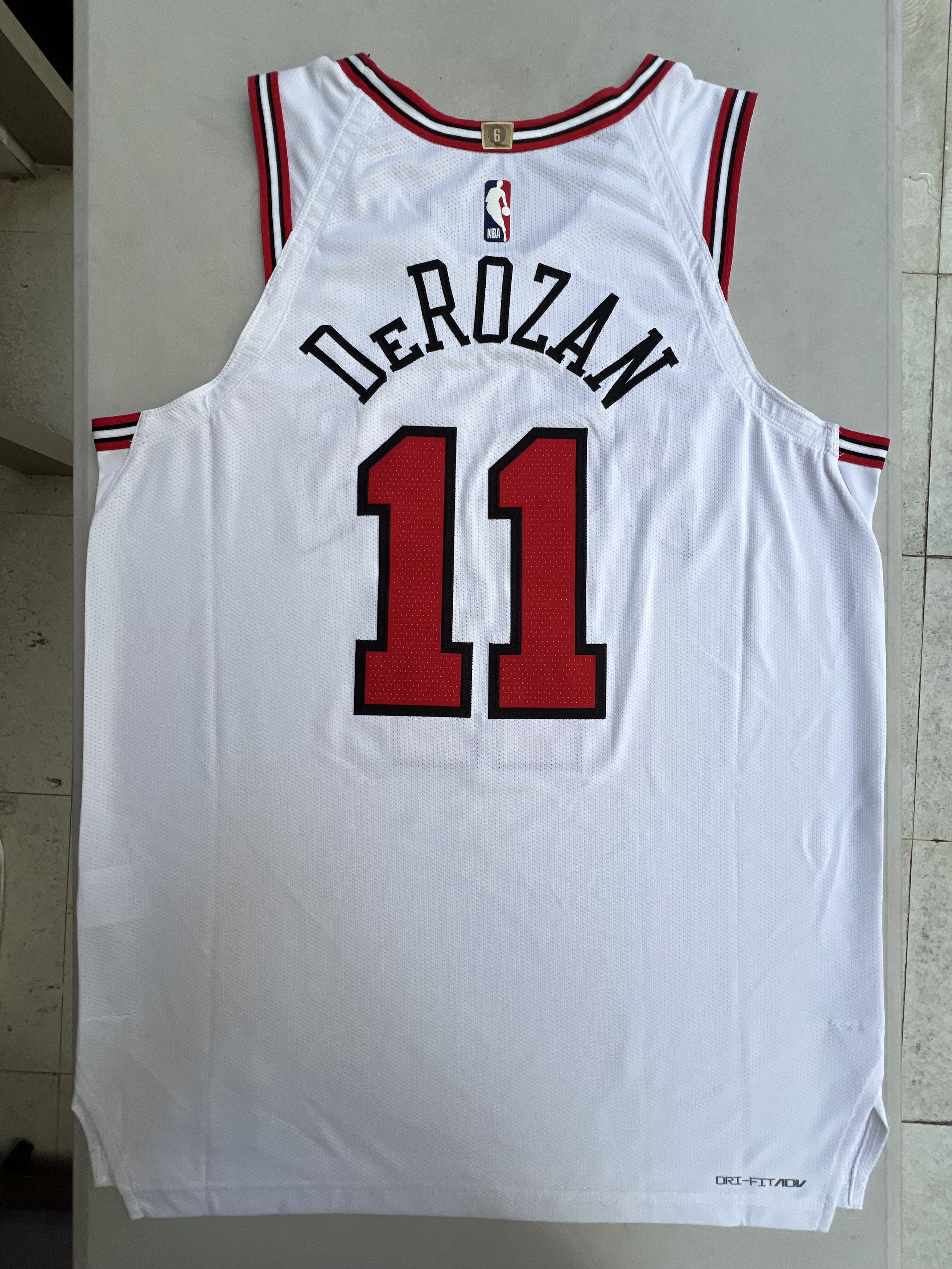NBA × Nike Demar Derozan Chicago Bulls Association Authentic Jersey Size US L / EU 52-54 / 3 - 2 Thumbnail