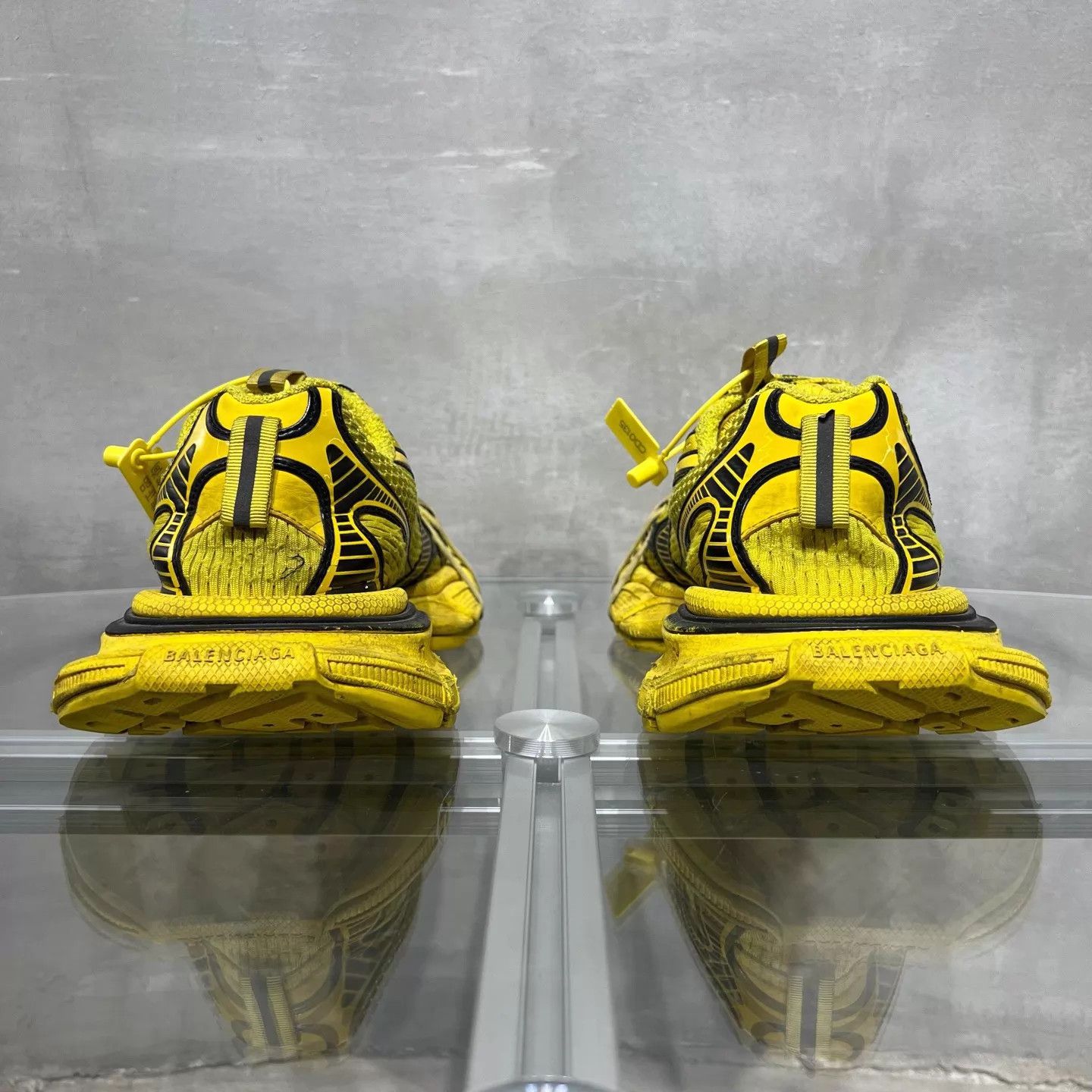 Balenciaga Balenciaga BLCG 3XL Yellow Dad Shoe 41 Original Box Size US 8 / EU 41 - 6 Thumbnail