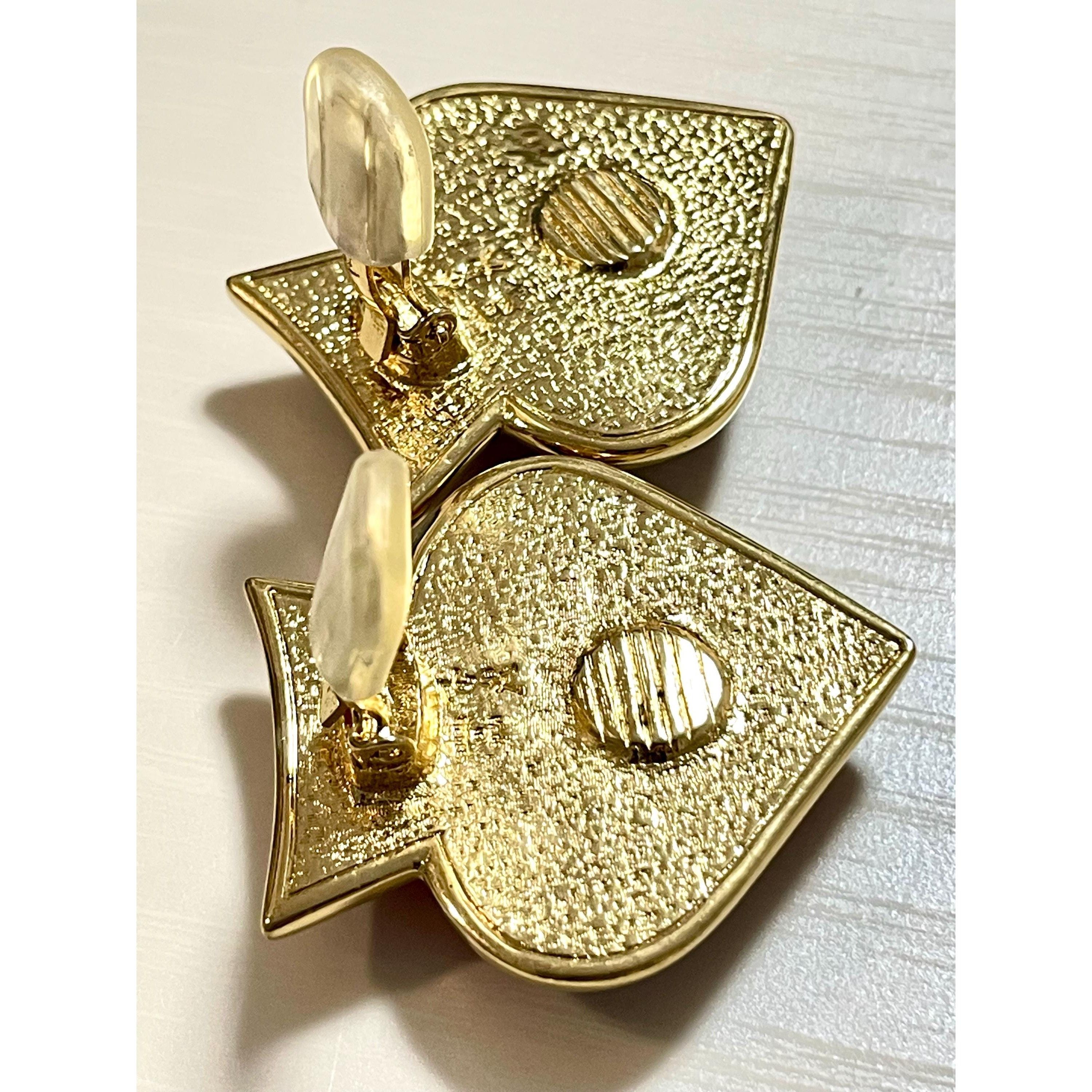 Yves Saint Laurent Vintage Yves Saint Laurent red gripoix stone spade earrings Size ONE SIZE - 10 Thumbnail