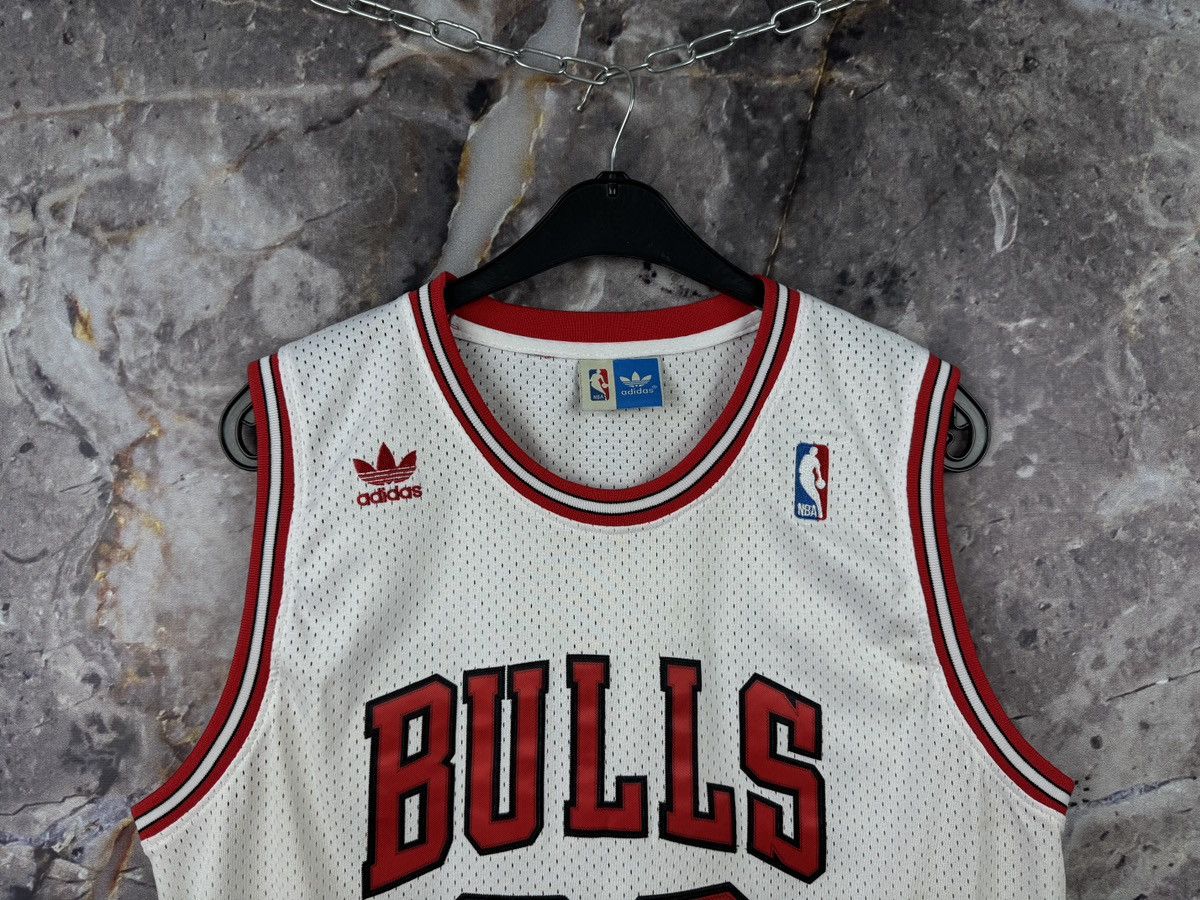 Adidas Adidas NBA Bulls Scottie Pippen #33 Jersey XL Vintage Size US XL / EU 56 / 4 - 2 Thumbnail