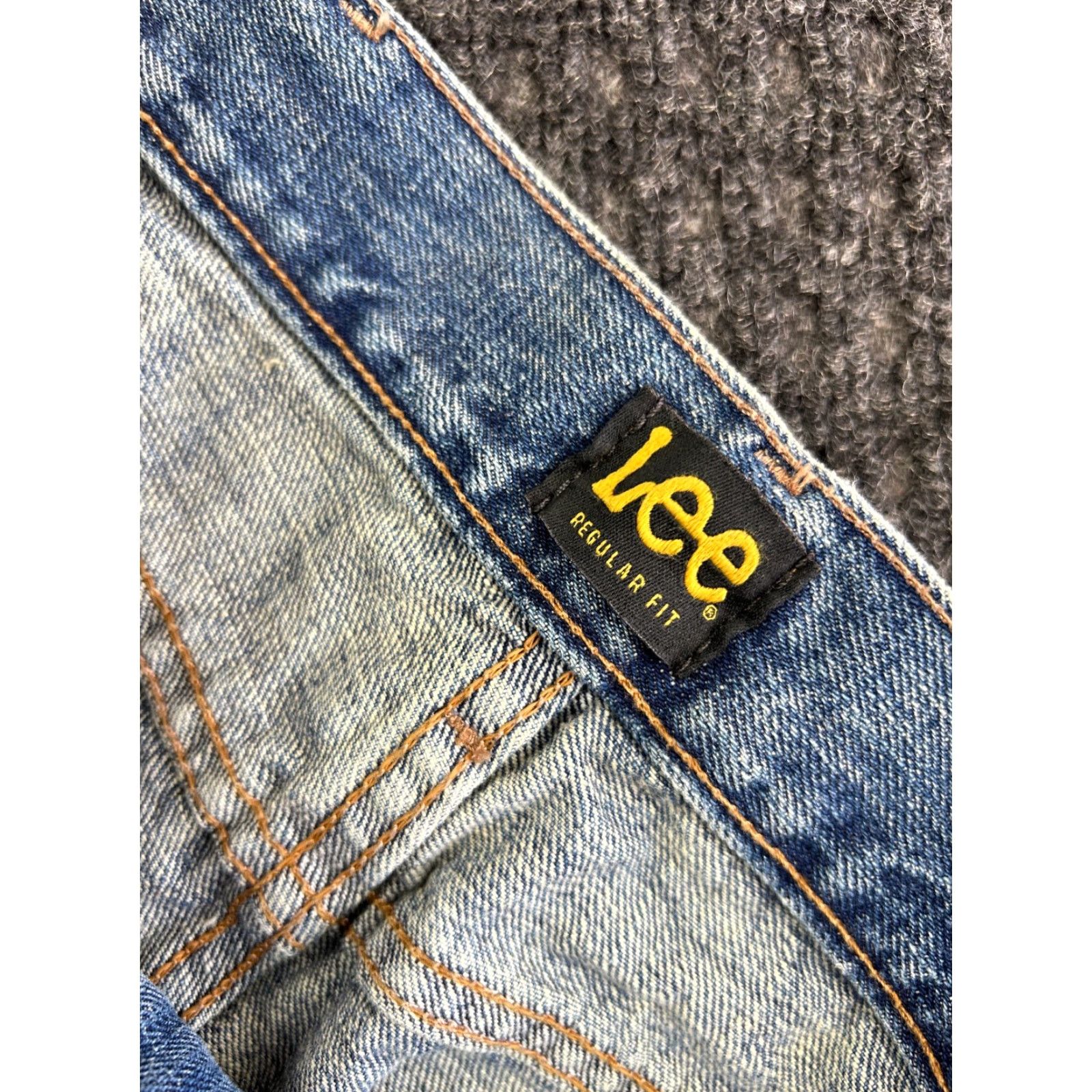 Lee Vintage Lee Jeans Mens 34 x 32 Distressed Medium Blue Wash 5-Pocket Denim Straight Size US 34 / EU 50 - 4 Thumbnail