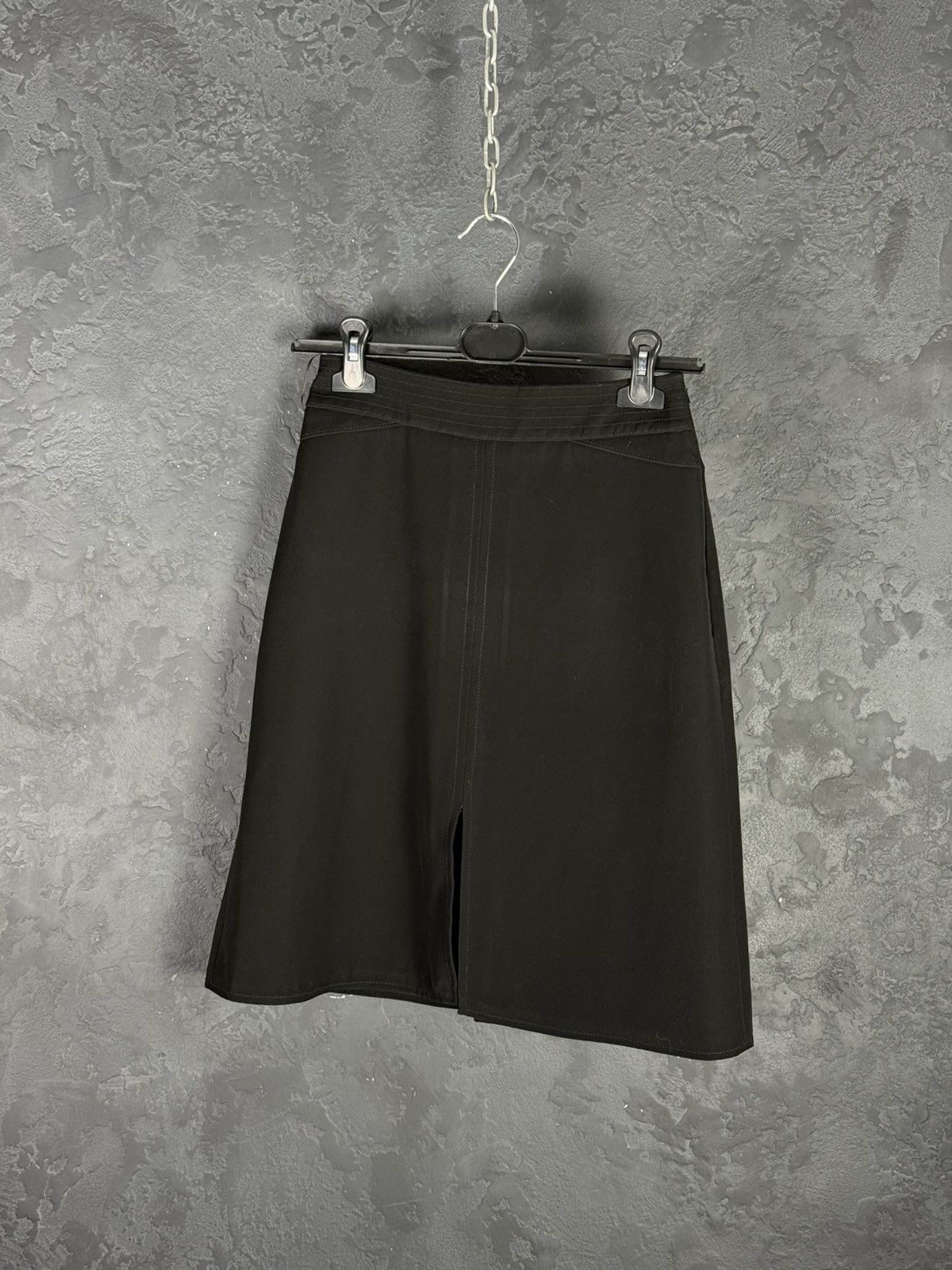 Louis Vuitton Louis Vuitton Uniform Luxury Women's Black Basic Skirt Size 34" / US 12 / IT 48 - 1 Thumbnail