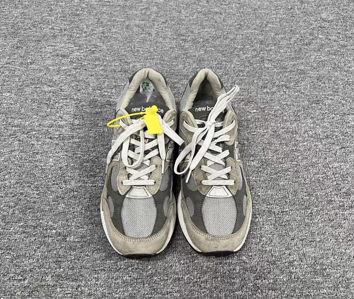 New Balance New Balance 992 Running Sneakers J16 Size US 9 / EU 42 - 3 Thumbnail