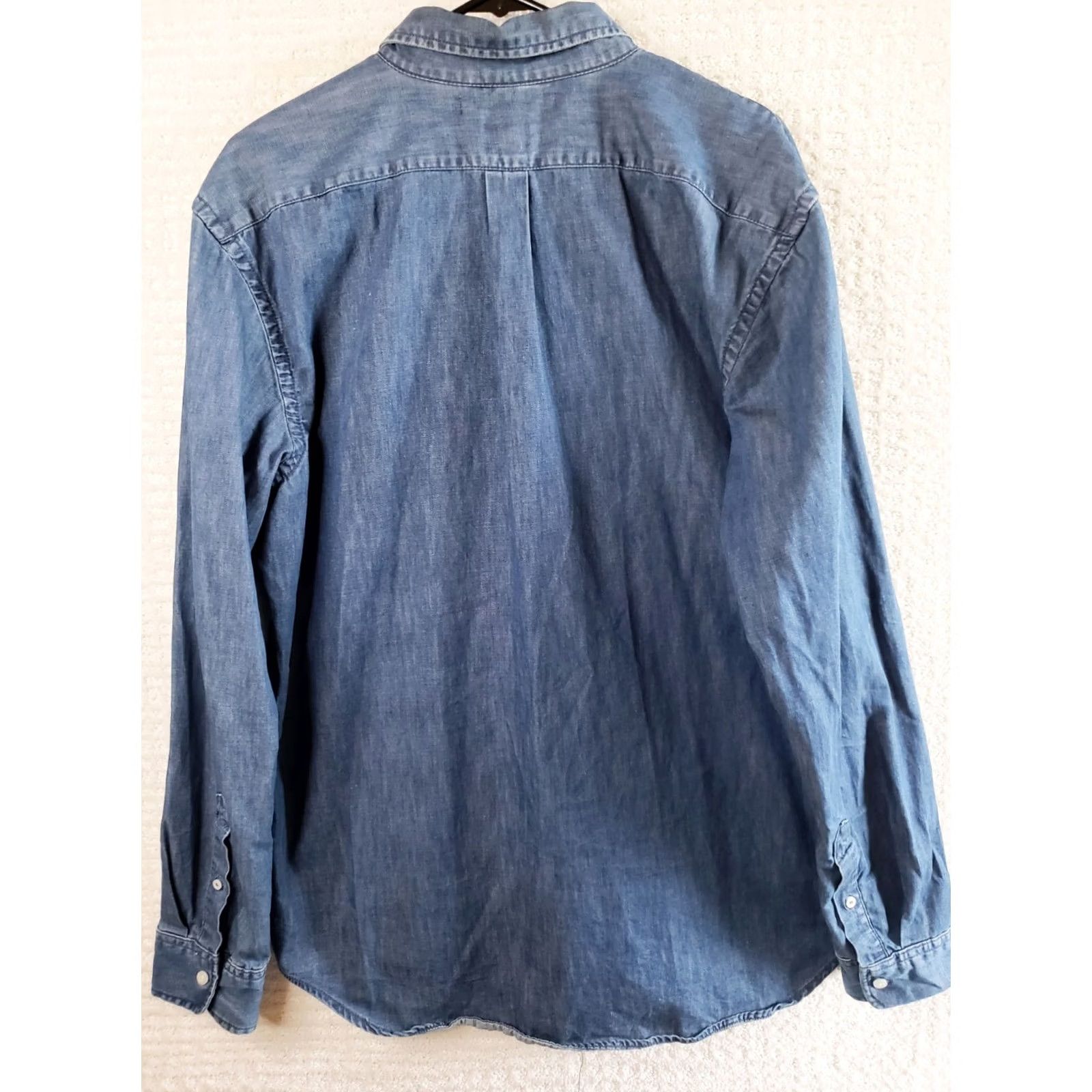 Old Navy Old Navy Denim Shirt Men XL Blue Long Sleeve Button-Up Collared Pocket Casual Classic Crochet? Size US XL / EU 56 / 4 - 4 Thumbnail