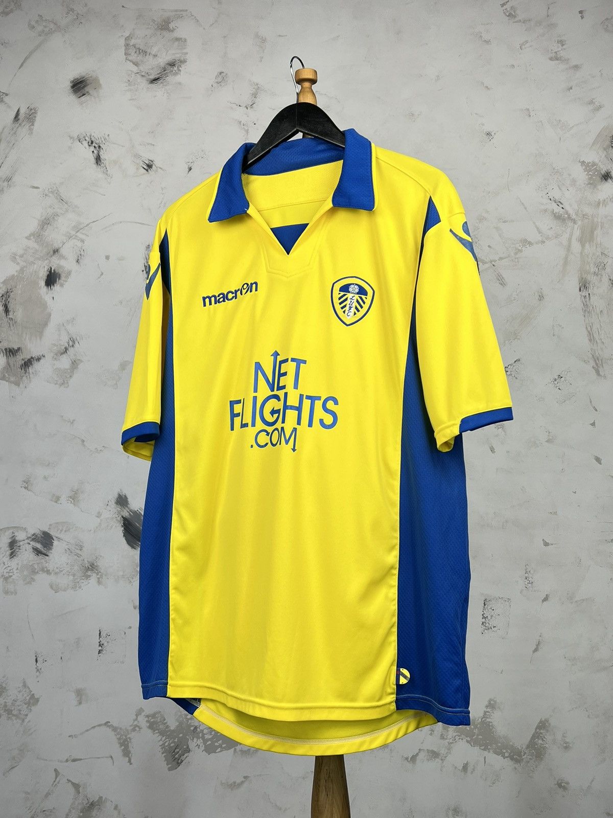 Macron Marcon Leeds United Yellow Jersey Size L - XL Size US XL / EU 56 / 4 - 1 Thumbnail