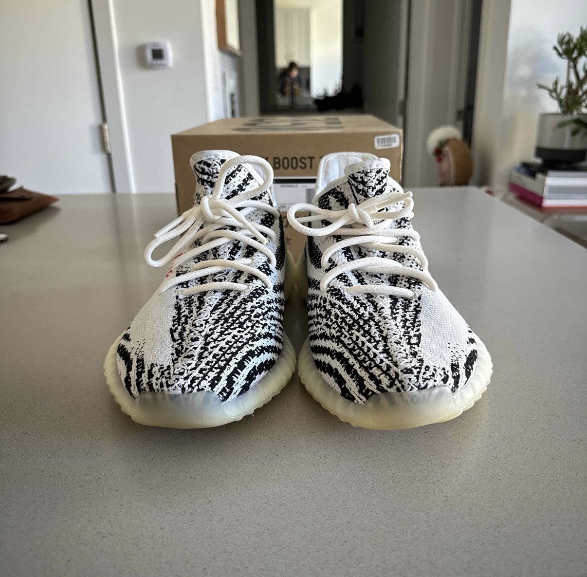Yeezy Boost 350 V2 Zebra Size US 11 / EU 44 - 8 Thumbnail