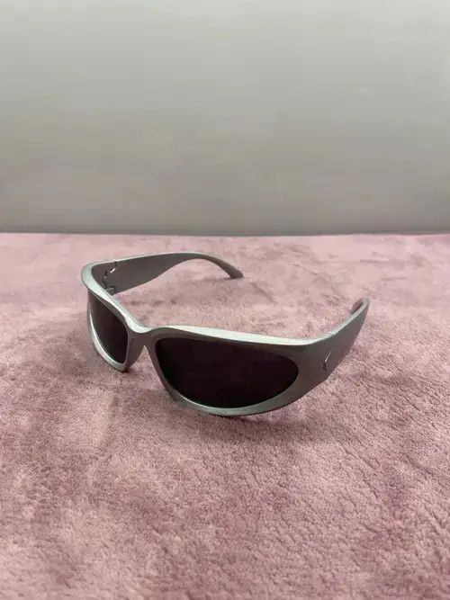 VIBE Vintage Silver and black Y2K glasses Sunglasses cyber Size ONE SIZE - 1 Thumbnail