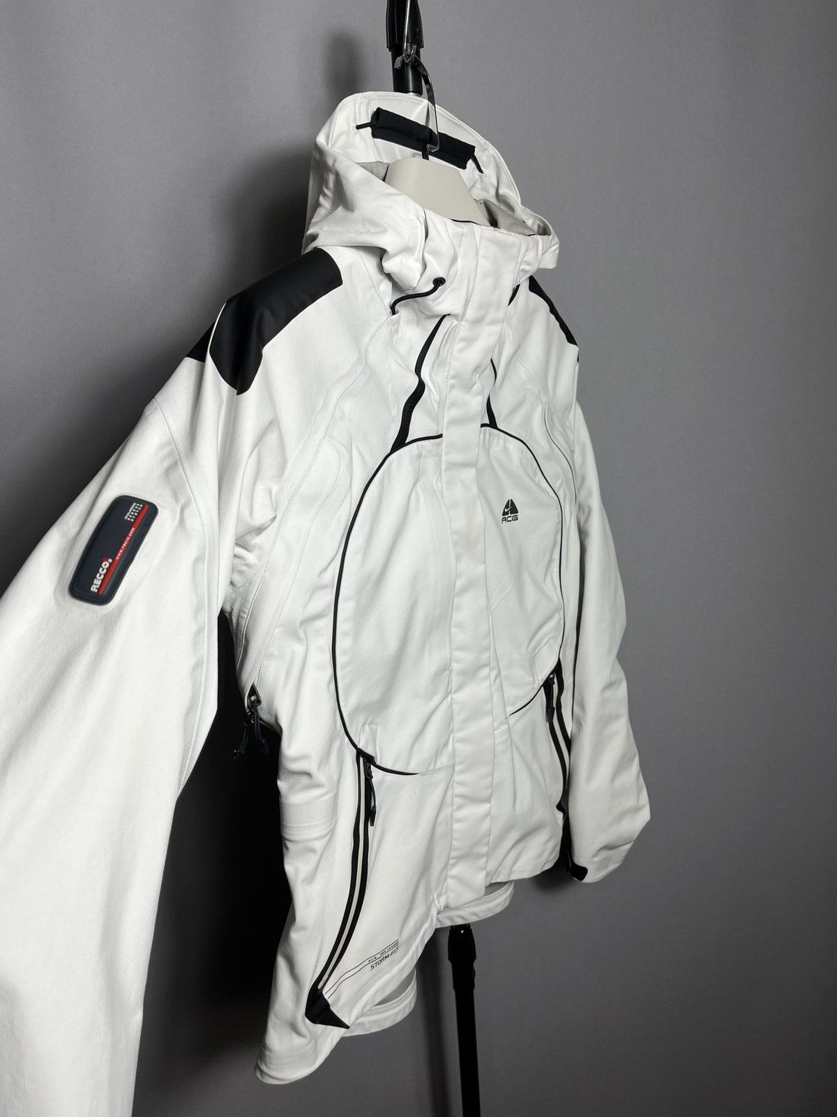 Vintage 00s NIKE ACG Women's RECCO Ski Jacket Gore-Tex White Size L / US 10 / IT 46 - 8 Thumbnail