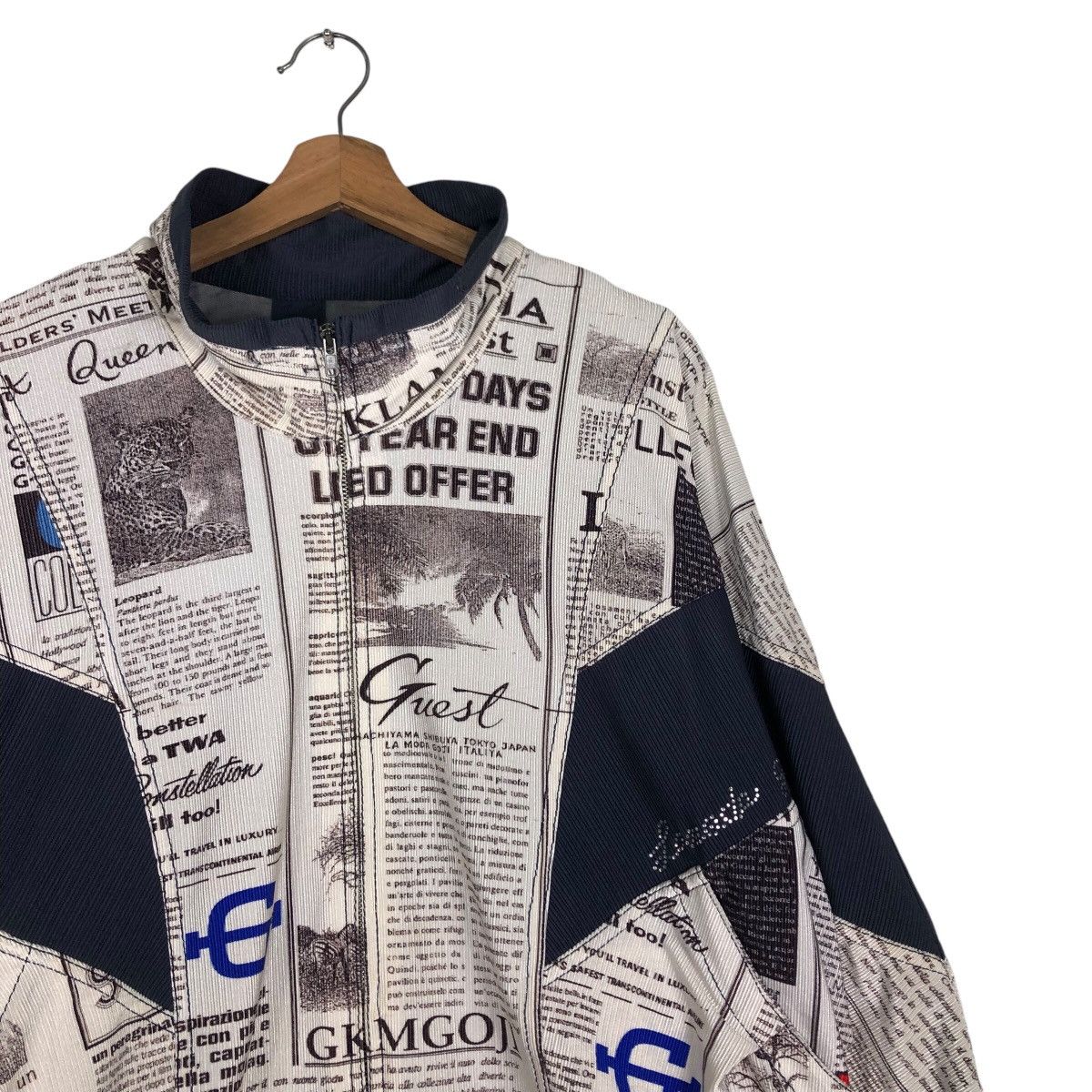 Japanese Brand 📌Vintage Newspaper Zipper Jacket Full Print Size US M / EU 48-50 / 2 - 7 Thumbnail
