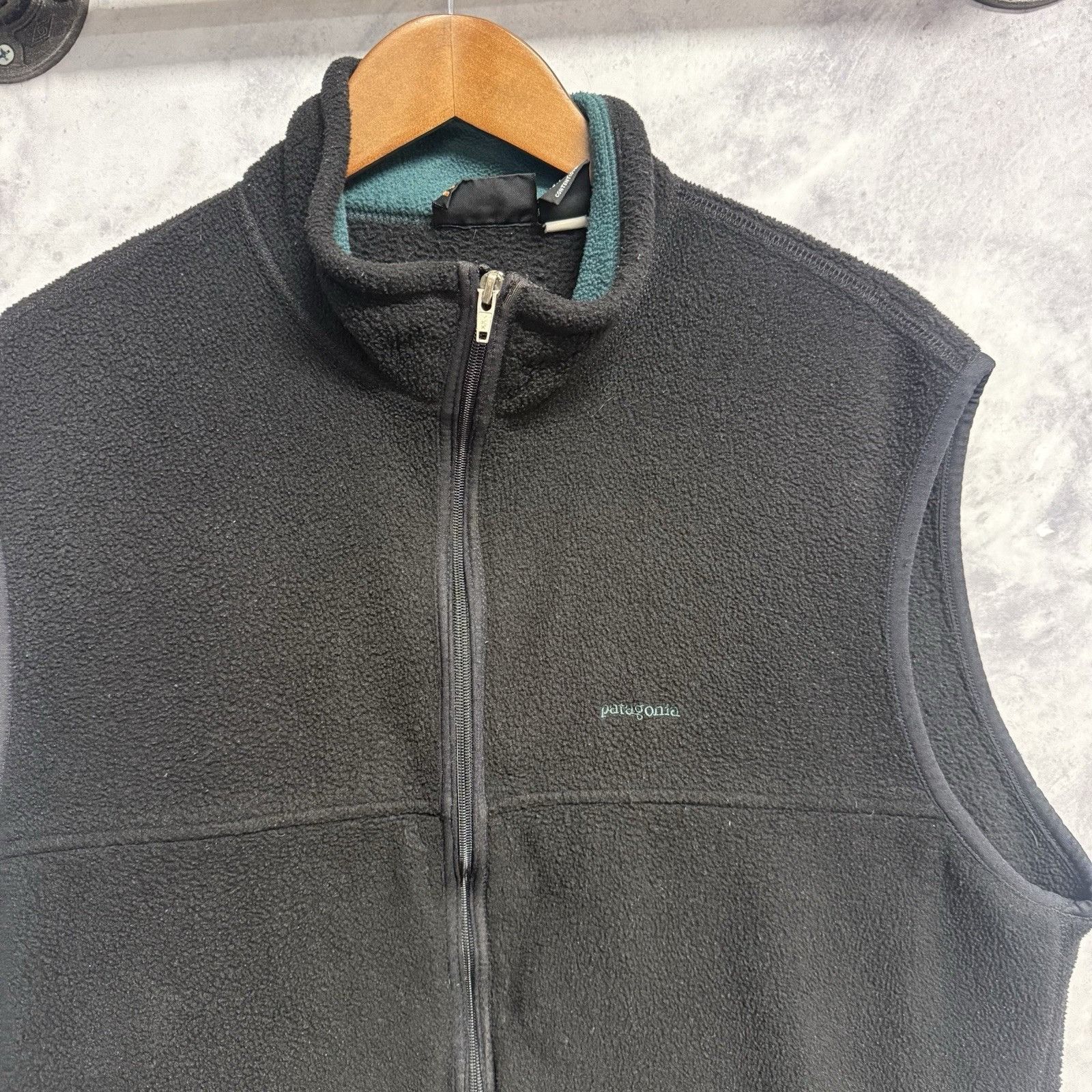 Patagonia Vintage Patagonia Synchilla Vest Mens XL Black Fleece Full Z Size US XL / EU 56 / 4 - 3 Thumbnail
