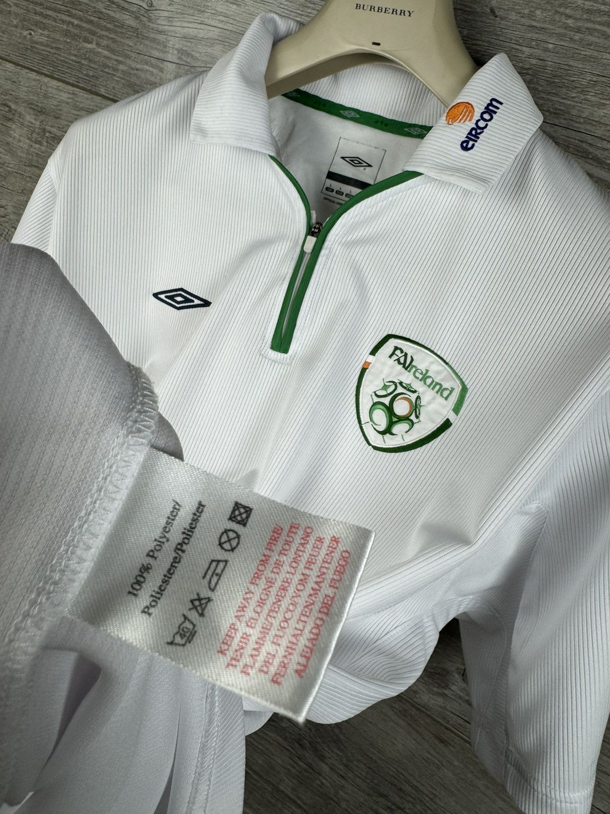 Umbro OFFICIAL UMBRO PRODUCT FAlreland SIZE L Size US L / EU 52-54 / 3 - 12 Thumbnail