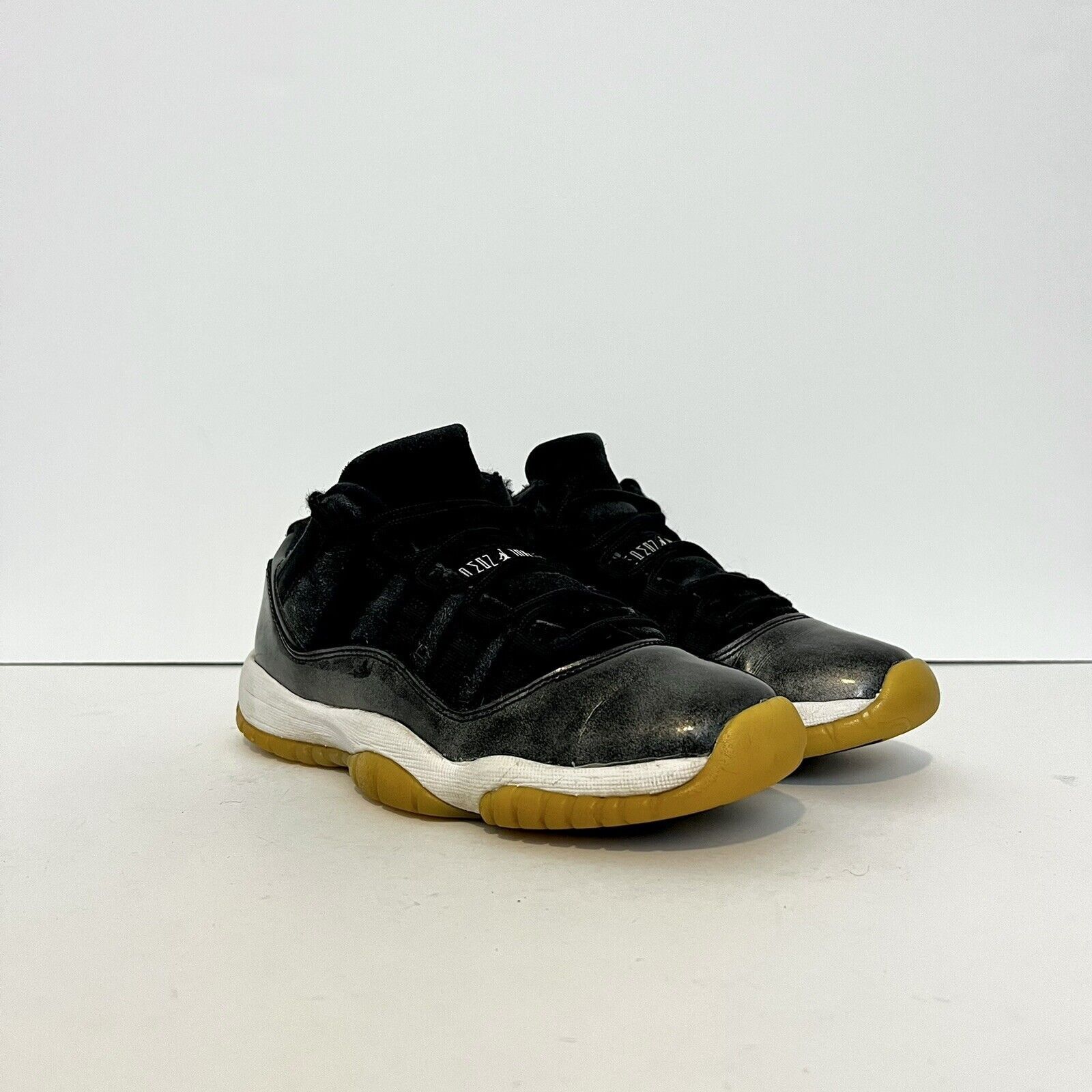 Jordan Brand 2016 Air Jordan 11 XI Retro Low GS BG Baron 528896 010 Sz 5Y Size US 6.5 / IT 36.5 - 3 Thumbnail