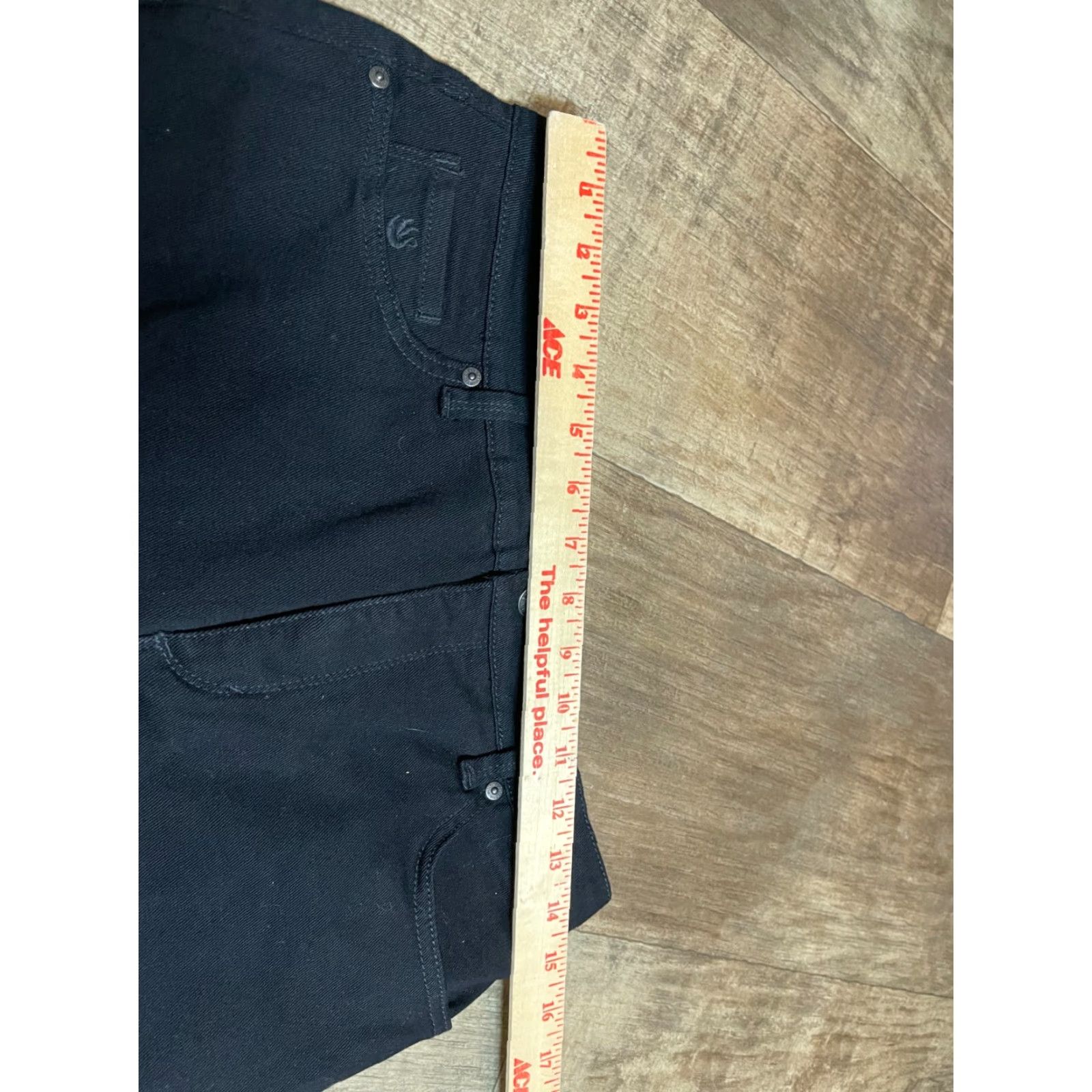 Gloria Vanderbilt Gloria Vanderbilt Capri Pants Womens Size 8 Capris Black Slimming All Around Slimming Size 30" / US 8 / IT 44 - 3 Thumbnail