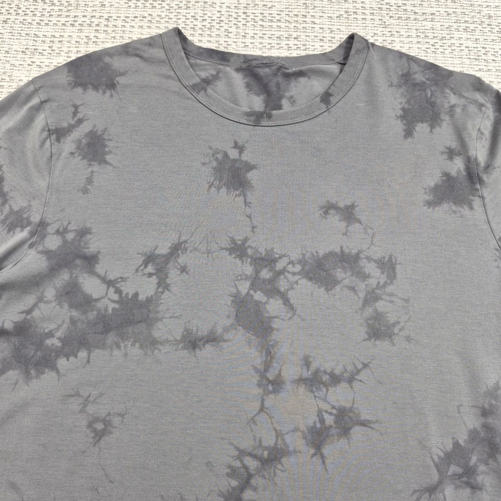 Lululemon Lululemon Shirt Mens L/XL Gray Batik Long Sleeve Athletic Performance Tee Top Size US XL / EU 56 / 4 - 4 Thumbnail
