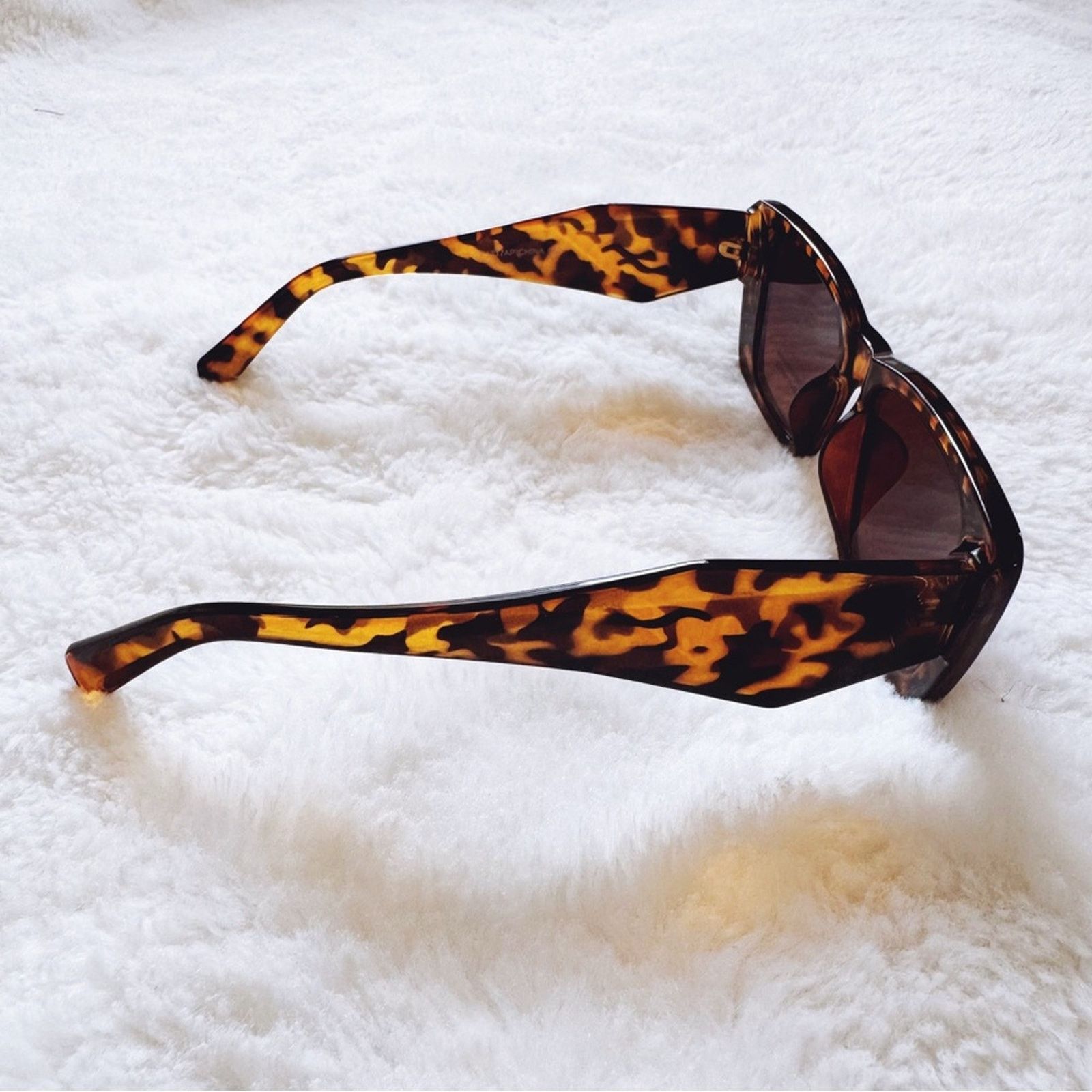 Other Lily Tortoise Brown Rectangular Sunglasses Size ONE SIZE - 7 Thumbnail