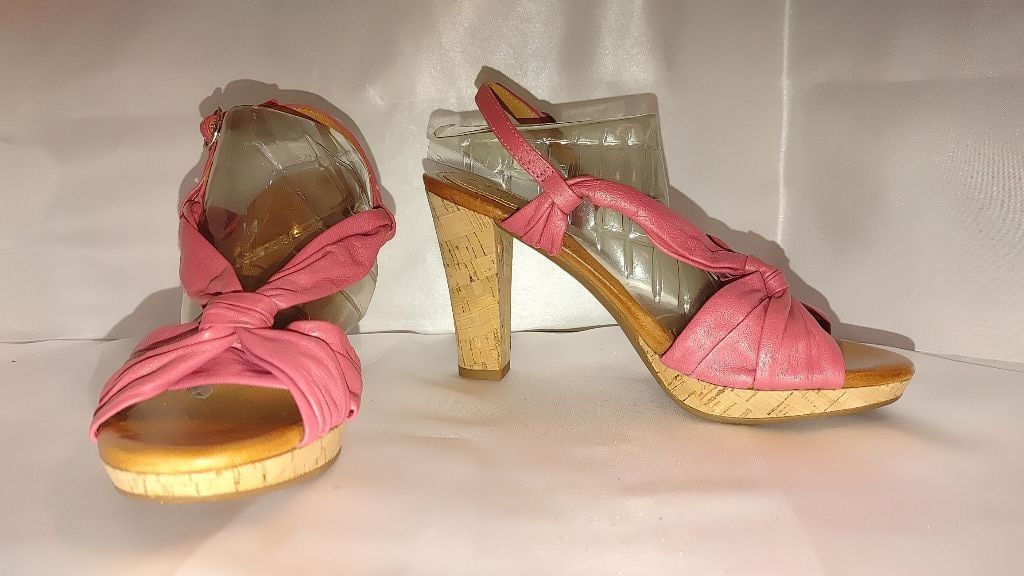 NADA Naya Wind Pink Cork Sandals Size 7.5 NWOT Size US 7.5 / IT 37.5 - 6 Thumbnail