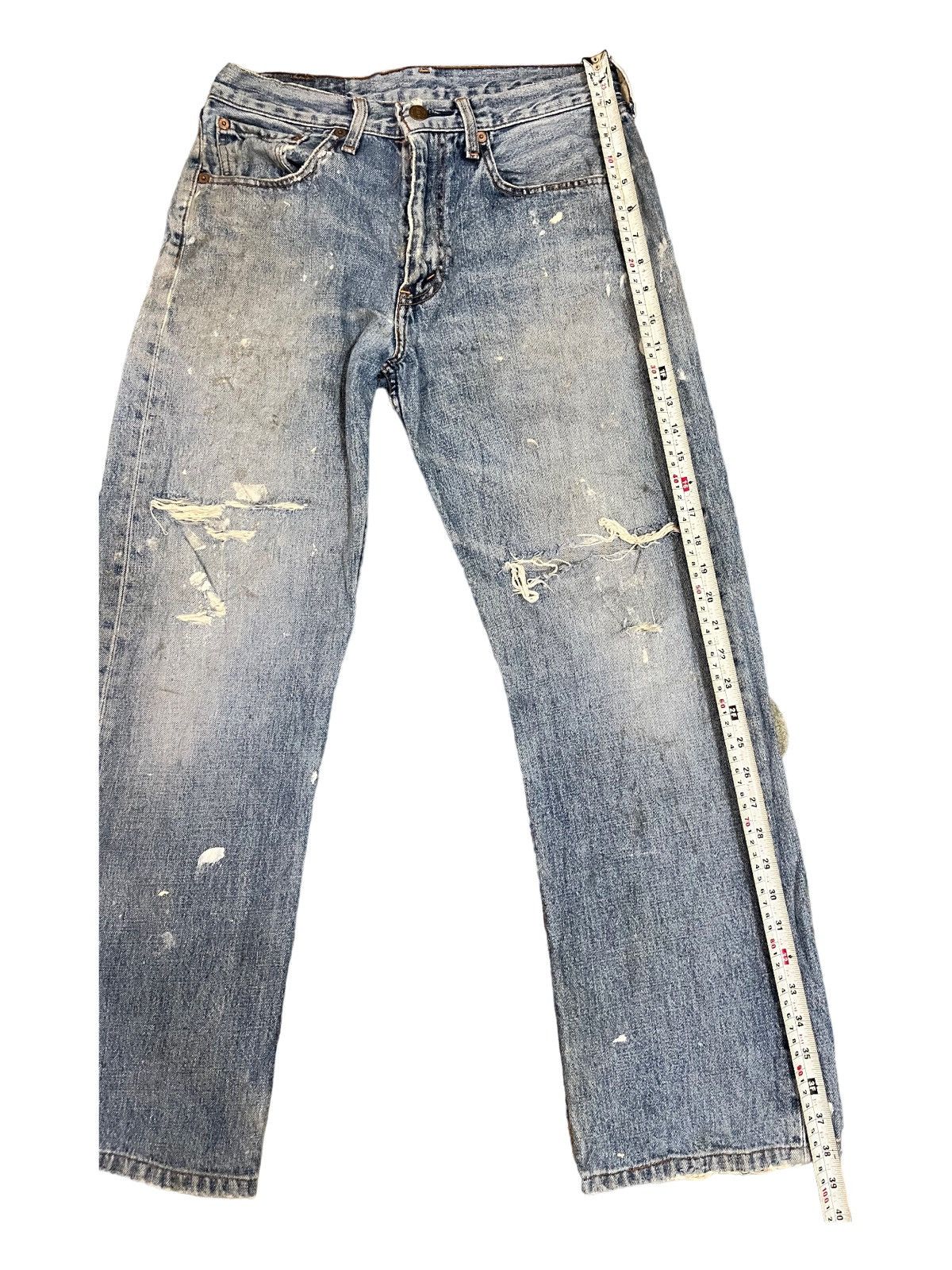 Levi's Vintage Levi’s Blue Wash Distressed Jeans Size US 29 - 12 Thumbnail