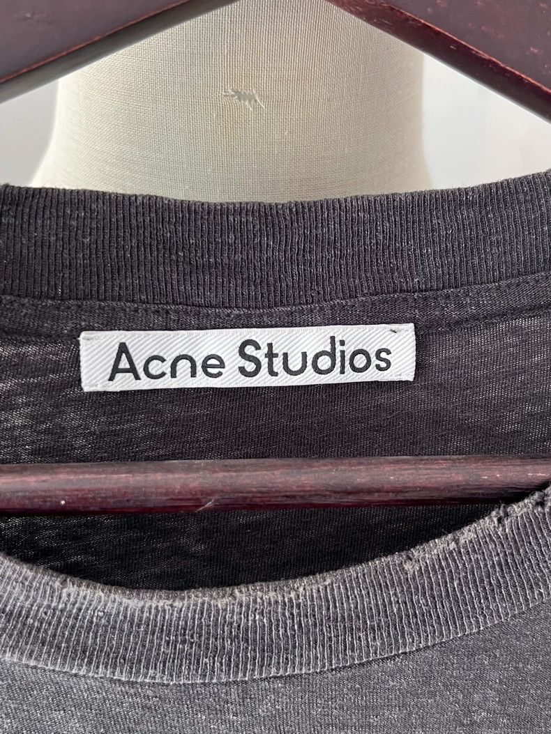 Acne Studios Acne Studios Black lettered short-sleeved shirt Size S / US 4 / IT 40 - 8 Thumbnail