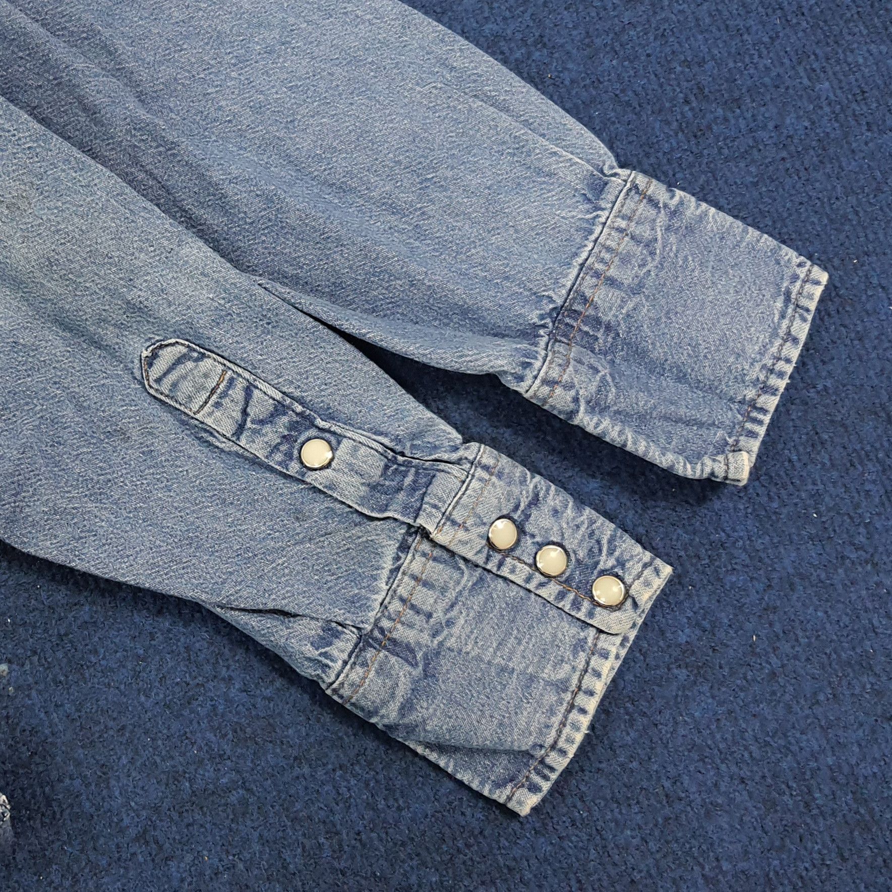 Vintage × Wrangler Vintage Wrangler American Brand Button Up Denim Shirt Size US L / EU 52-54 / 3 - 6 Thumbnail