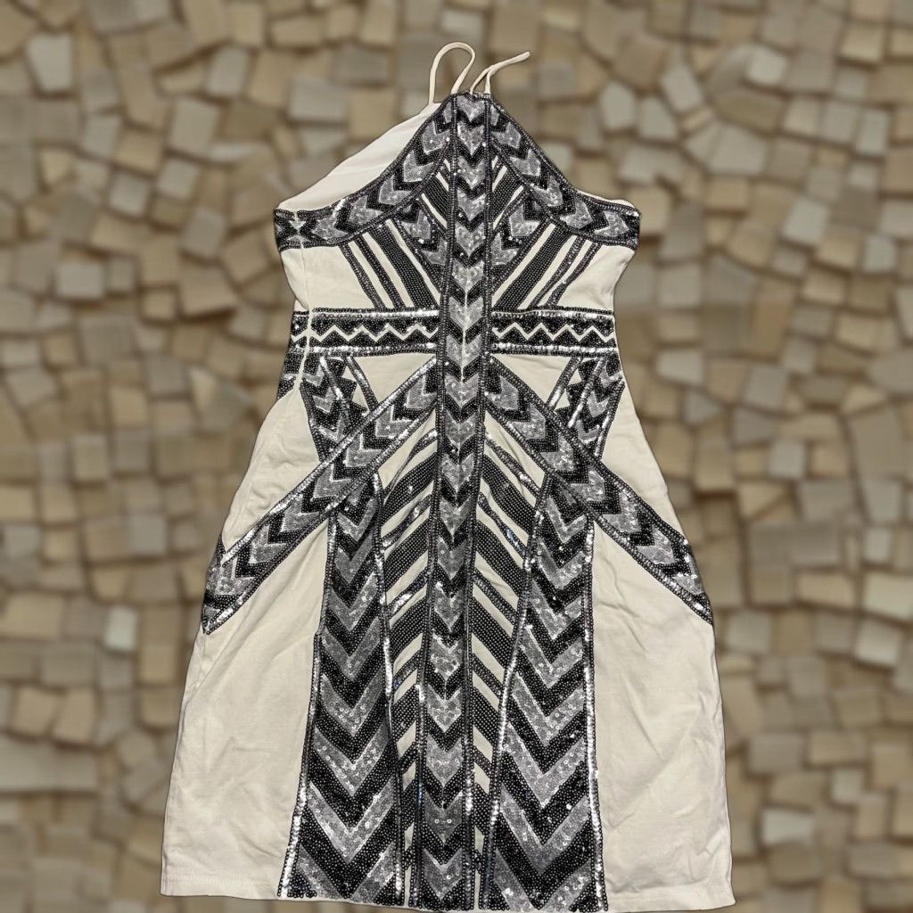 Express **Express White Black Mini Halter Sleeveless Women's Size XS** User: **Express Women's Size XS White Black Mini Halter Sleeveless** Size XS / US 0-2 / IT 36-38 - 1 Thumbnail