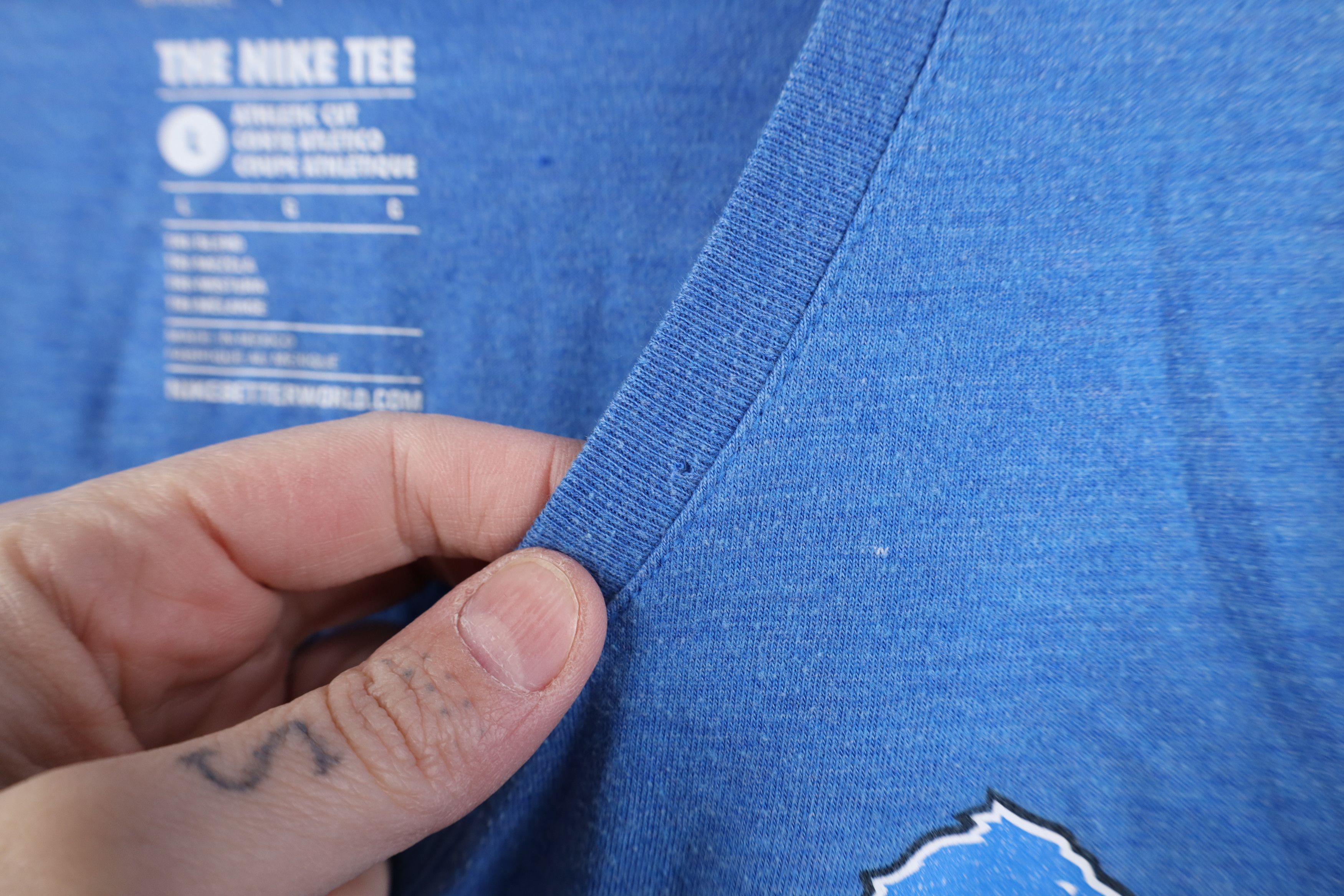Nike Nike Athletic Cut Detroit Lions Football V-Neck T-Shirt Blue Size L / US 10 / IT 46 - 8 Thumbnail