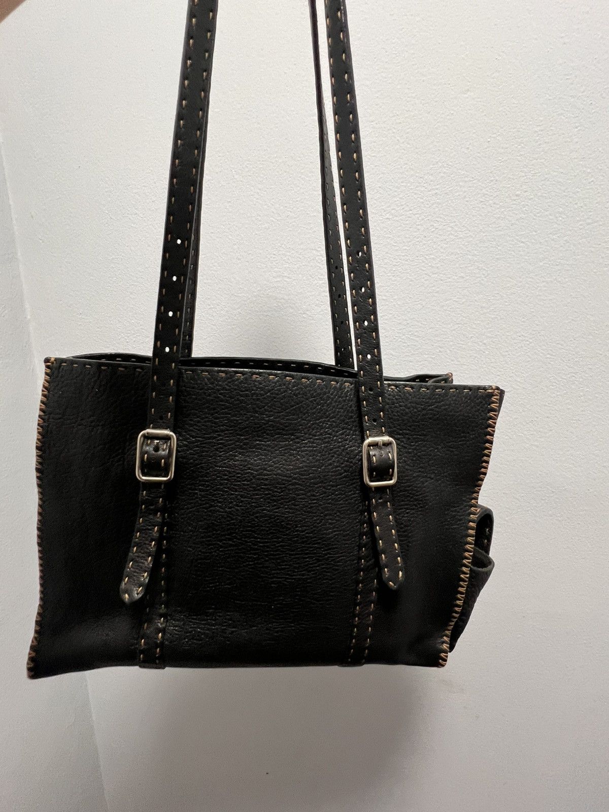 Fendi Fendi Selleria Black Leather Shoulder Bag Size ONE SIZE - 1 Thumbnail