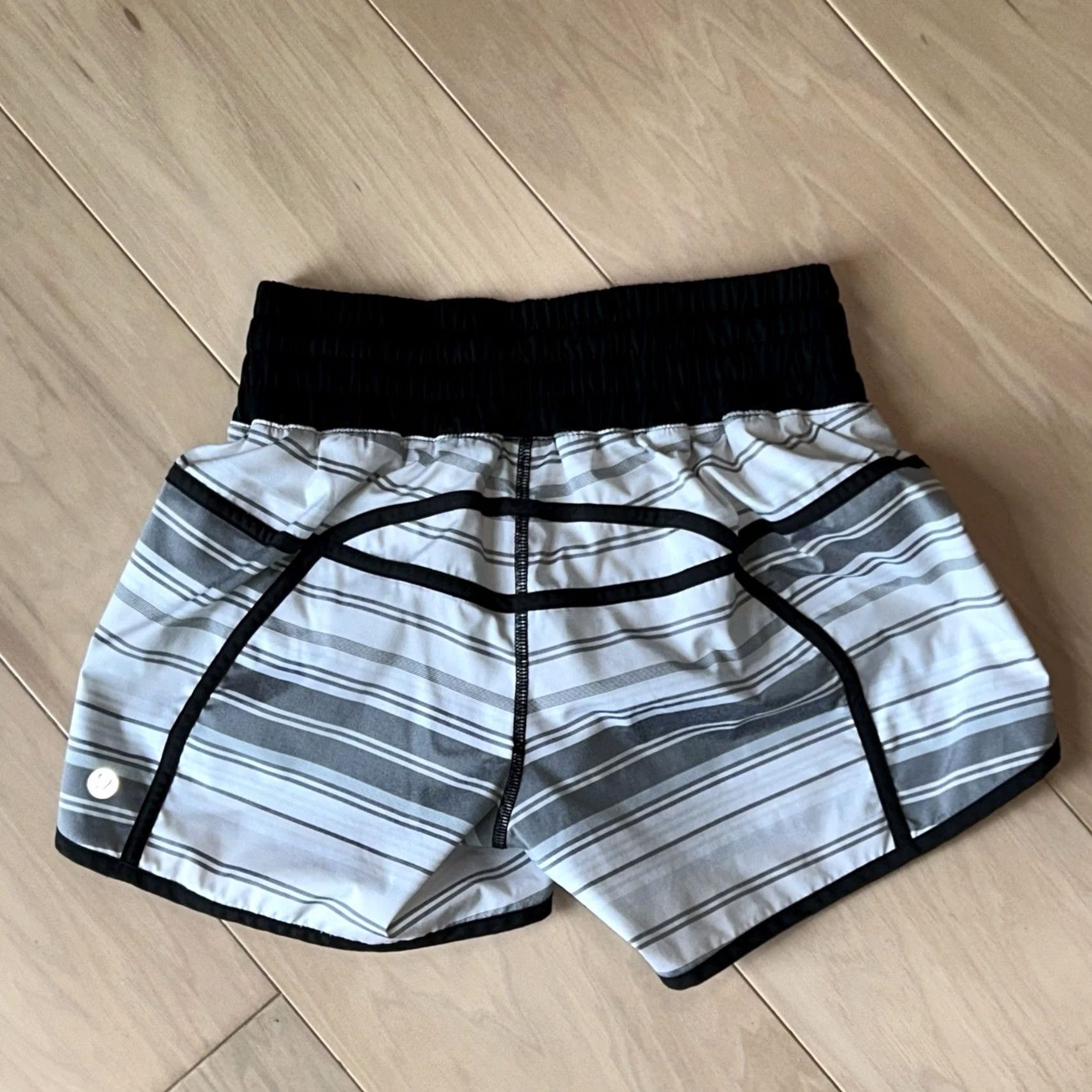 Lululemon Lululemon Tracker Short II Women’s 6 4" Inseam Lined Striped 2-way Stretch Size 28" / US 6 / IT 42 - 2 Thumbnail