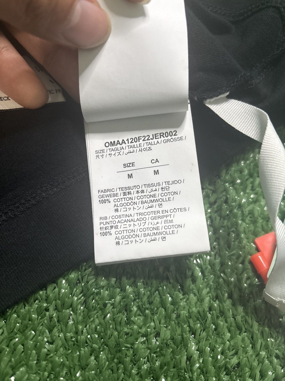 Off-White Off White Spray Helvetica Tee Size US M / EU 48-50 / 2 - 6 Thumbnail