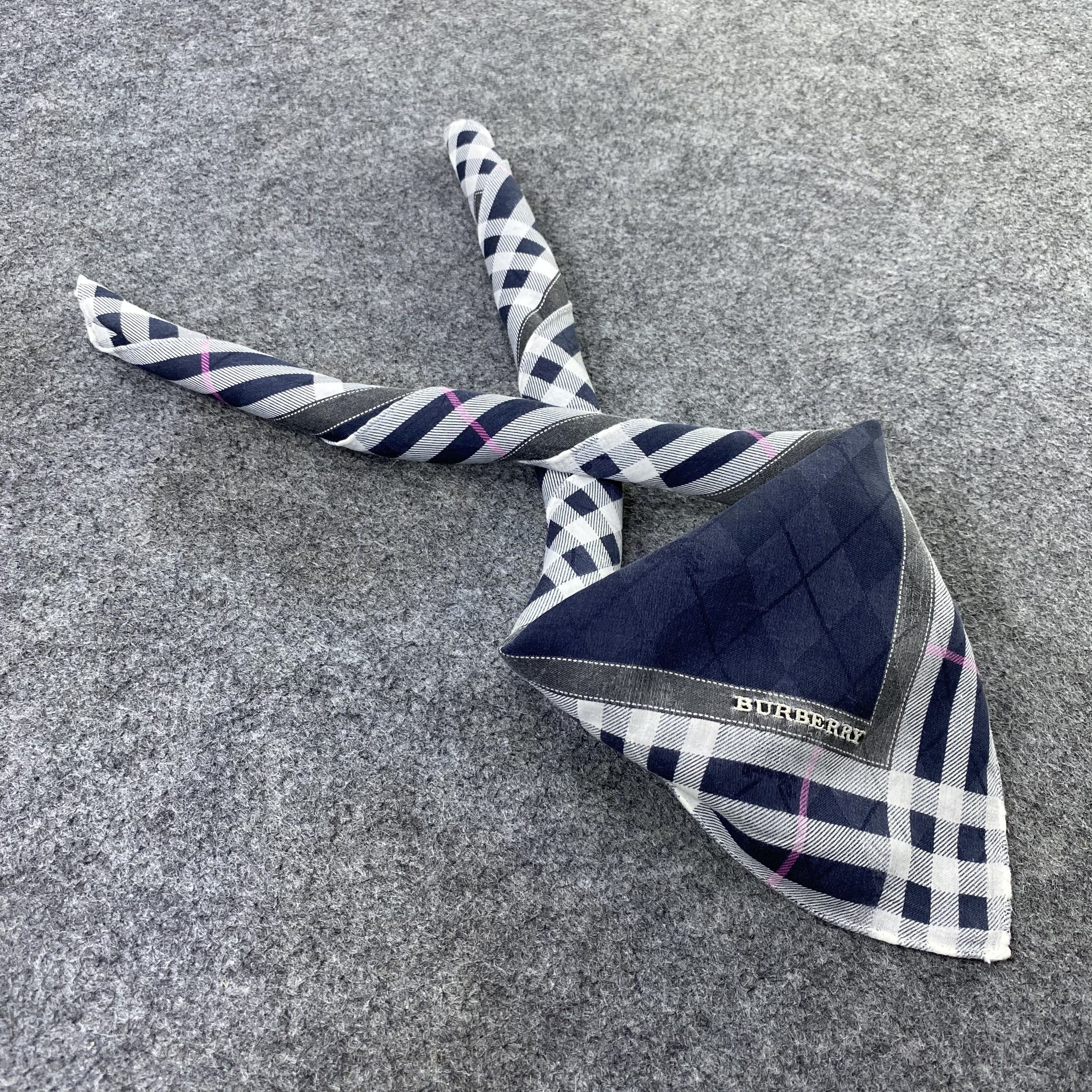 Burberry Burberry Handkerchief Neckerchief Bandana-B1749 Size ONE SIZE - 1 Thumbnail