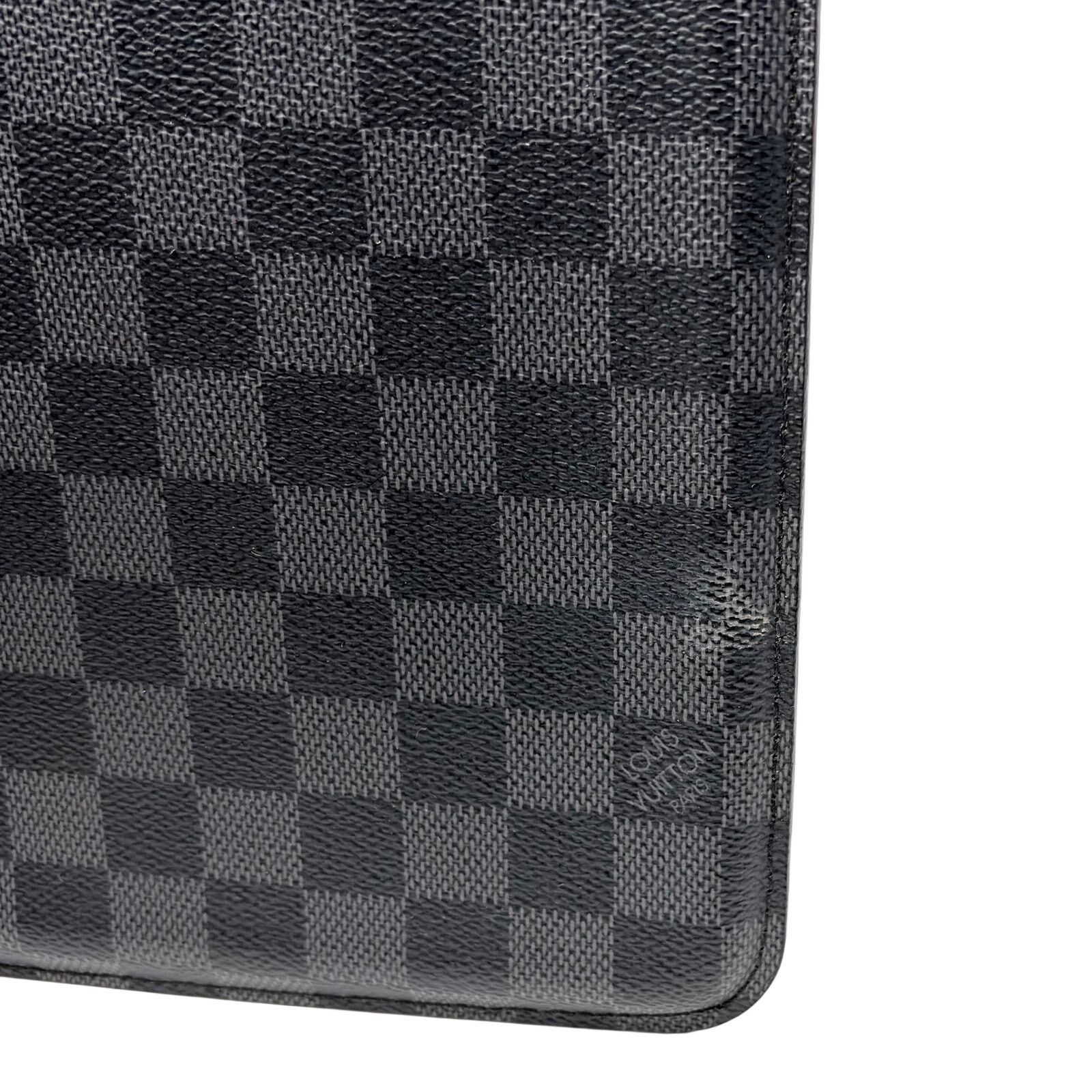 Louis Vuitton Louis Vuitton Damier iPad Sleeve Size ONE SIZE - 8 Thumbnail