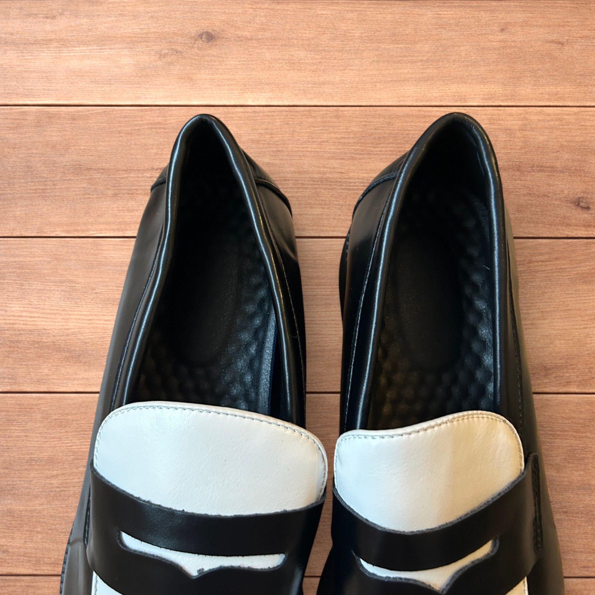 Japanese Brand Classic style penny loafers shoes in black and white design. Size US 11 / EU 44 - 7 Thumbnail